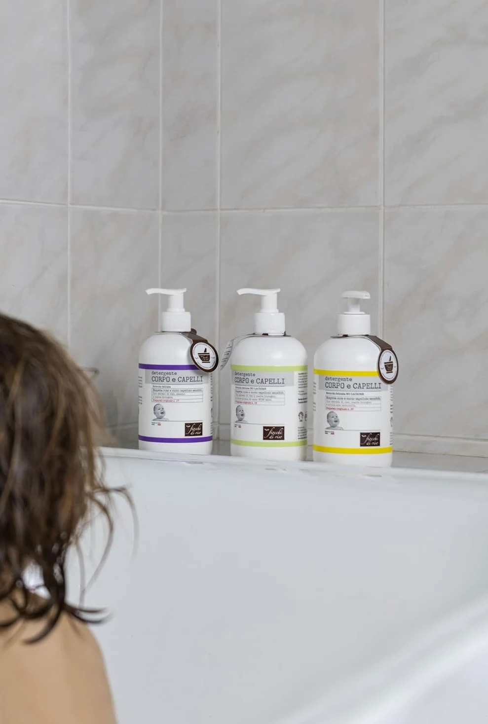 Fiocchi di Riso Detergente Corpo e Capelli Bimbi, Formula No Lacrime con Estratti di Riso e Malva Biologico, 4x400ml
