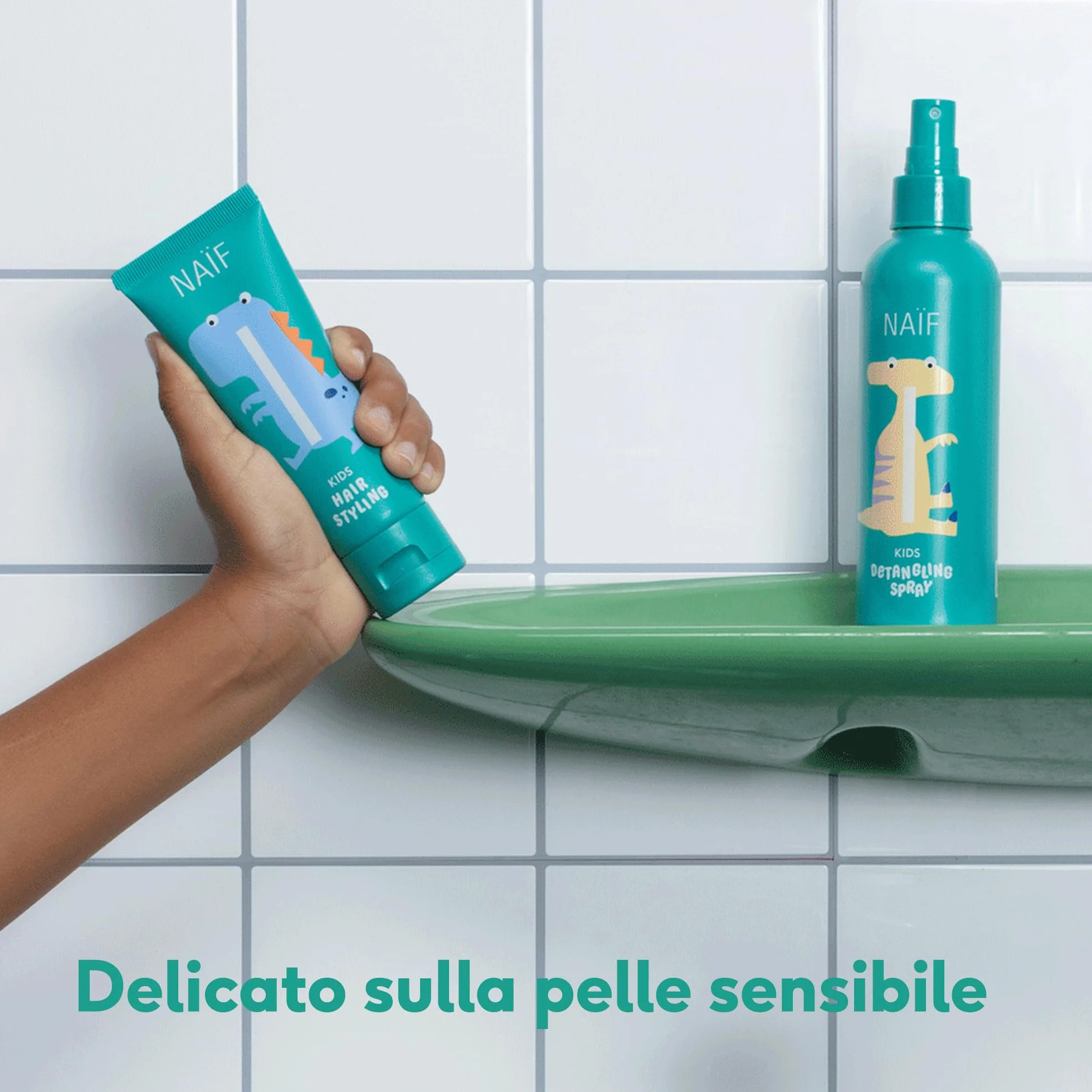 Naïf - Docciaschiuma Colorato per Bambini - Divertimento Doccia Colorato - Formula Delicata - 0% SLES - Dermatologicamente Testato - Di Origine Naturale