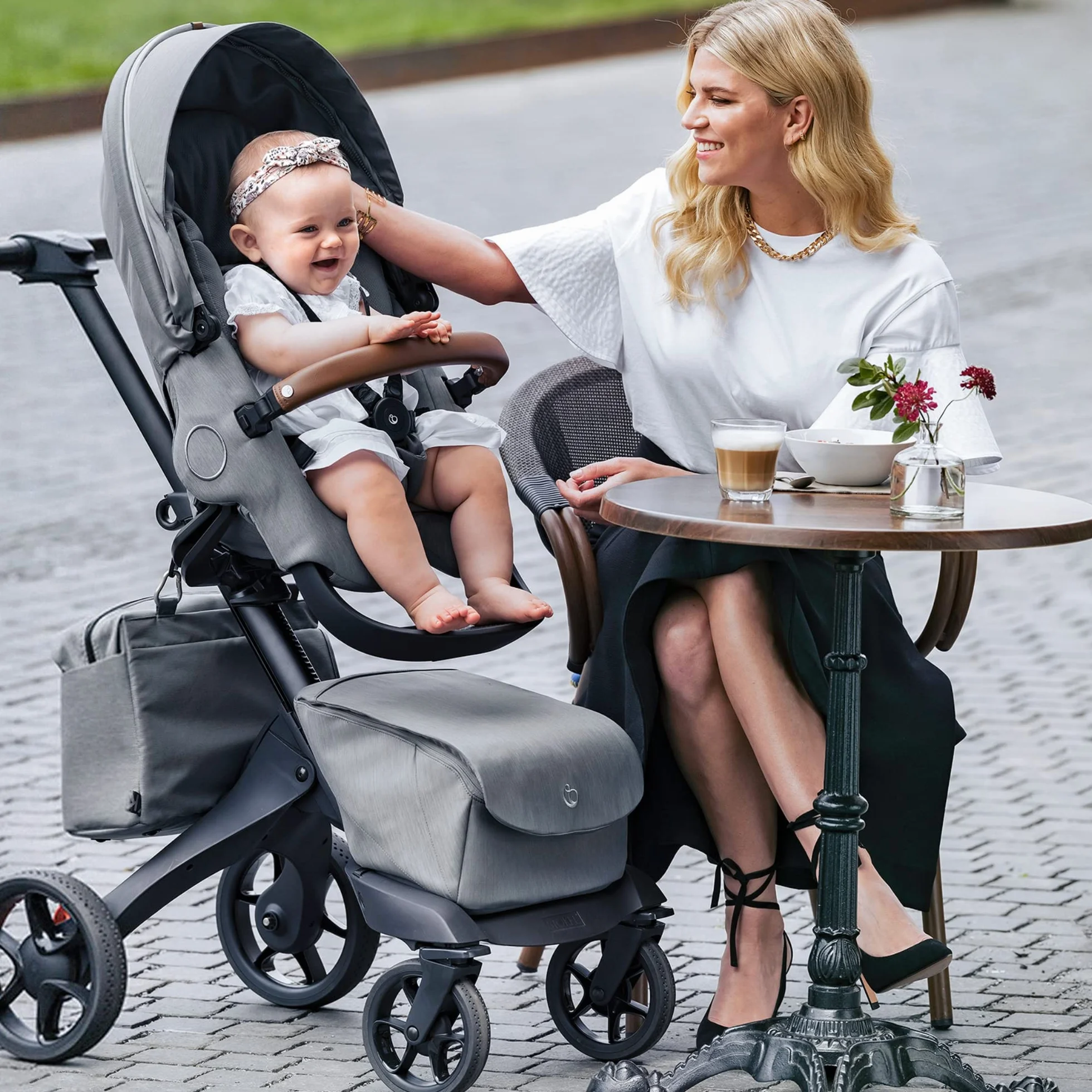 Stokke Borsa per il cambio Xplory X, Ruby Red - Può essere portata a spalla o come zaino - Include un materassino per il cambio pieghevole - UPF 50+, Idrorepellente, Facile da pulire
