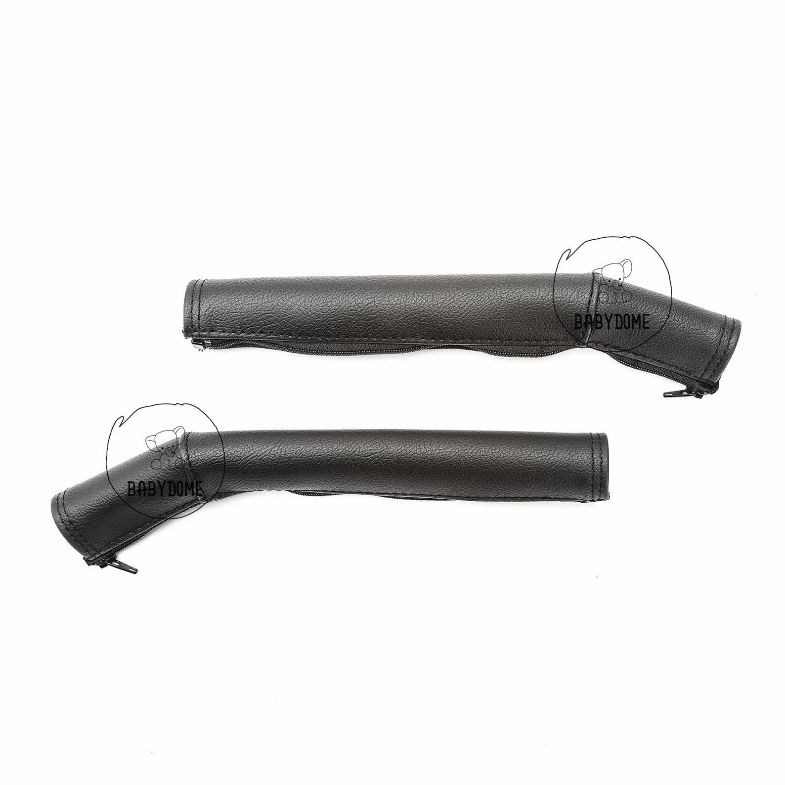 Pack Coprimanubrio compatibili con Bugaboo Cameleon 3 e 3 Plus. Fatto a Mano in Spagna in Similpelle Premium. Resistenza al Sole, alle Macchie, all'Usura e allo sbiadimento. Colore Nero.
