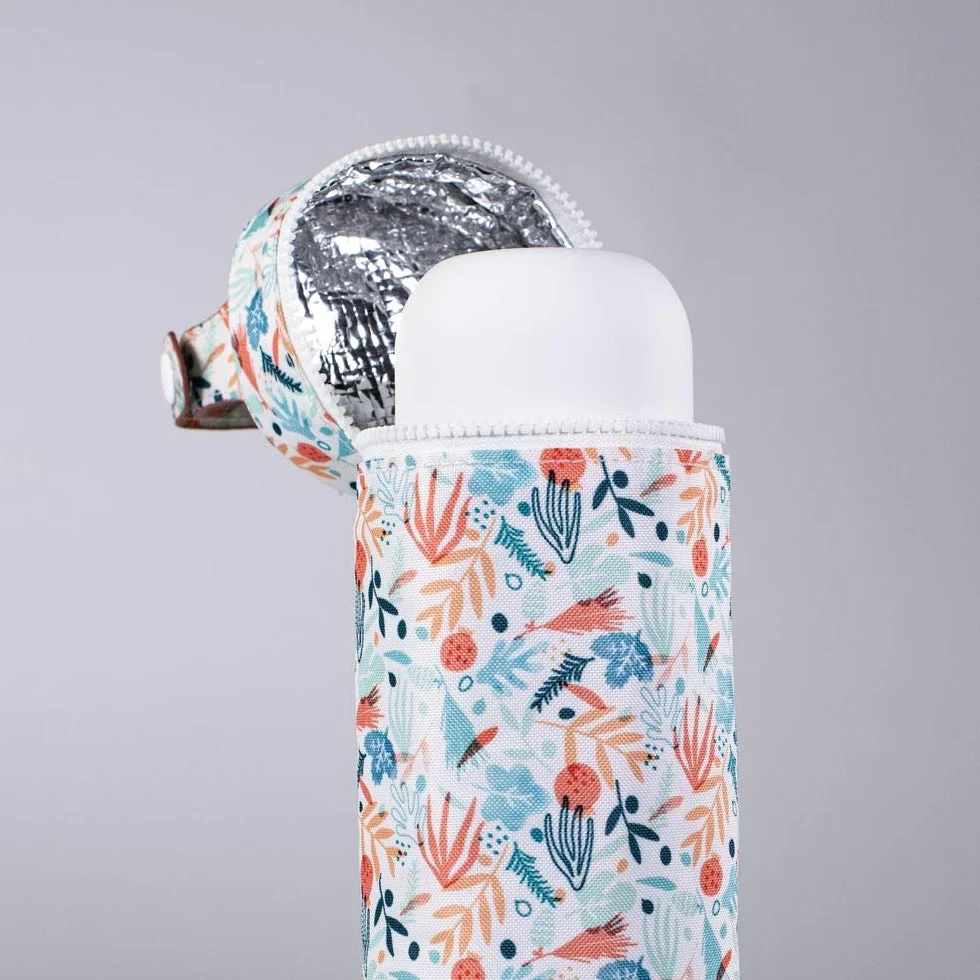 Miniland Thermibag 350 ml. Custodia isotermica con manico per appenderla e trasportarla facilmente. Ideale per biberon o termos. Collezione Mediterranean.