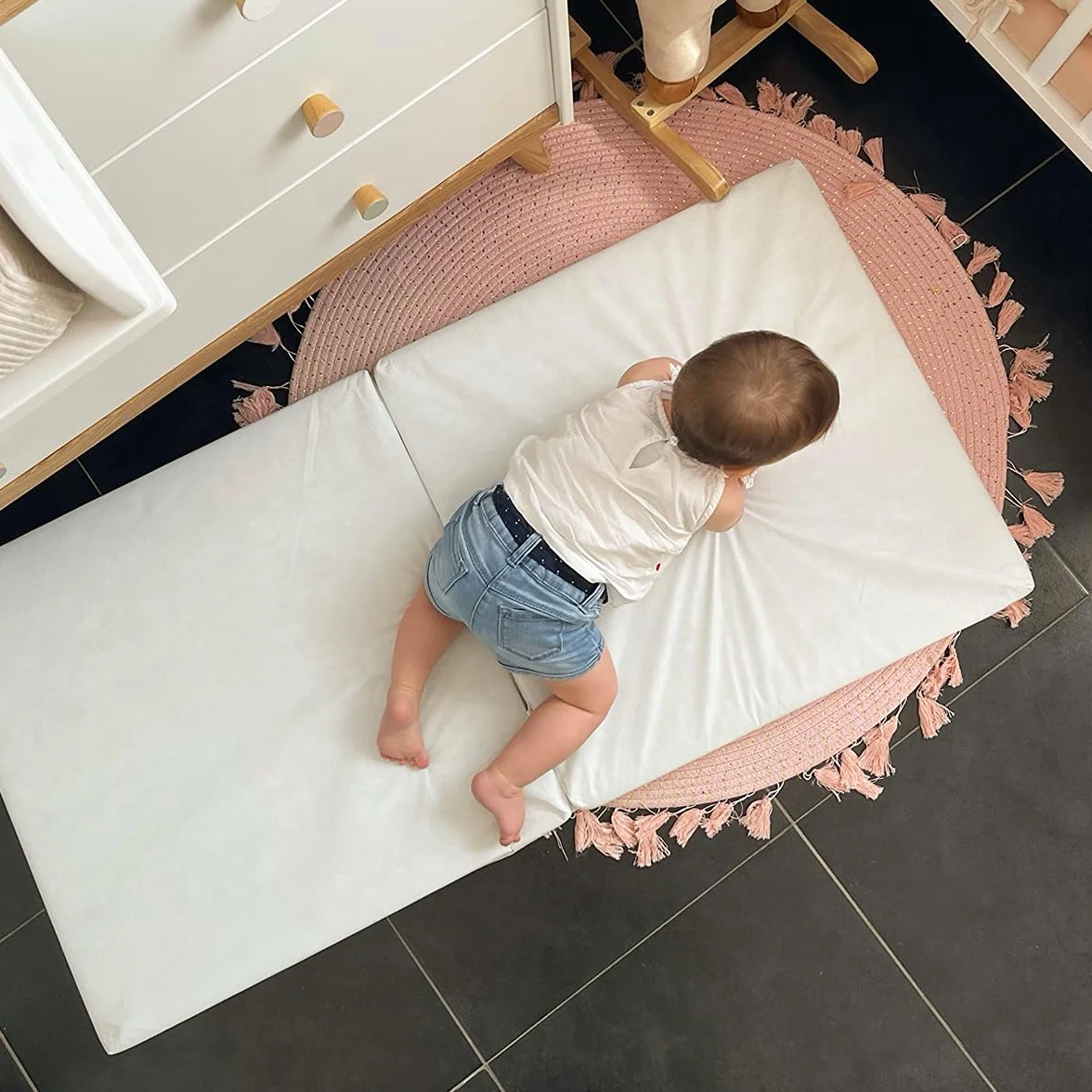 BabyCalin BBC530001 Klappbare Extra-Matratze, 60cm x 120cm, mehrfarbig, 1 Stück