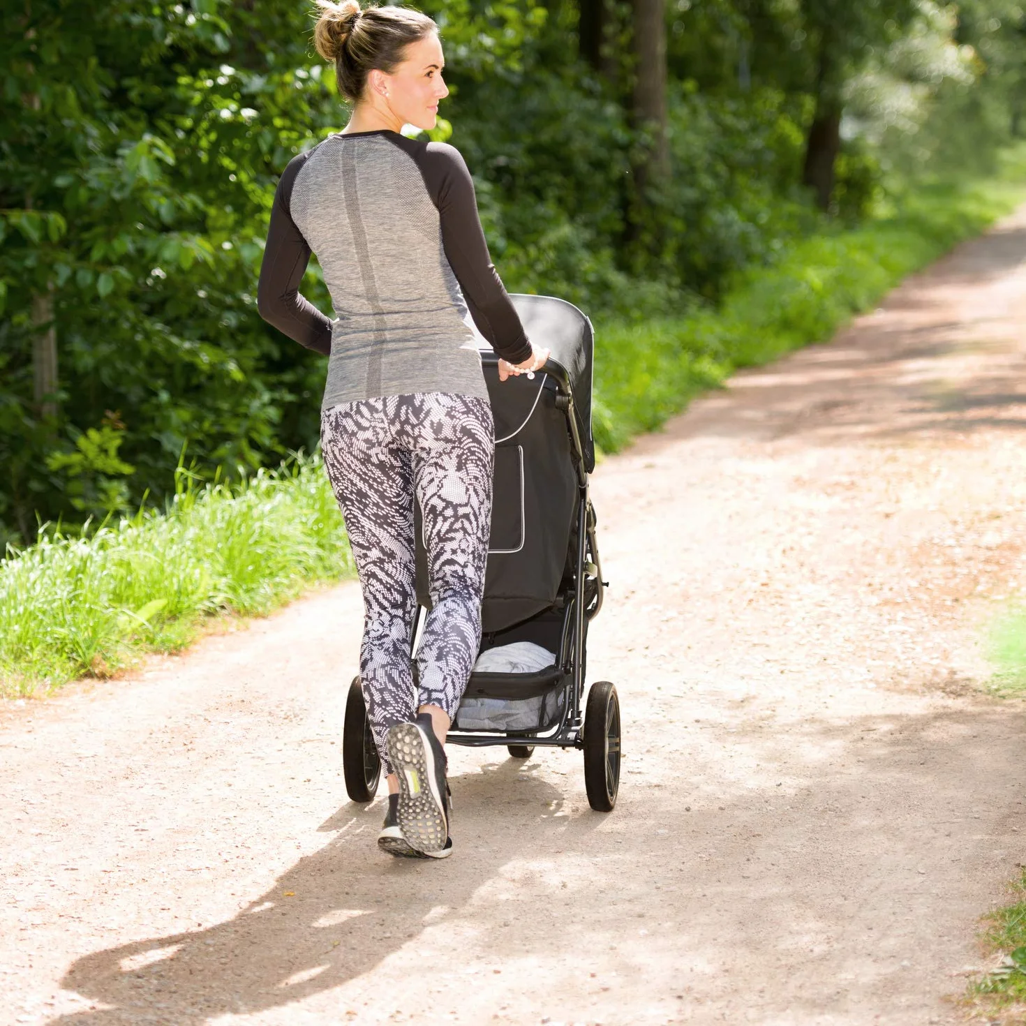 Hauck Passeggino Tre Ruote Rapid 3 per Bebè e Bambini dalla Nascita, Posizione Nanna, Portata 25 kg, Pieghevole Compatto, Regolabile in Altezza, Grandi Ruote, Grande Cesto, Nero