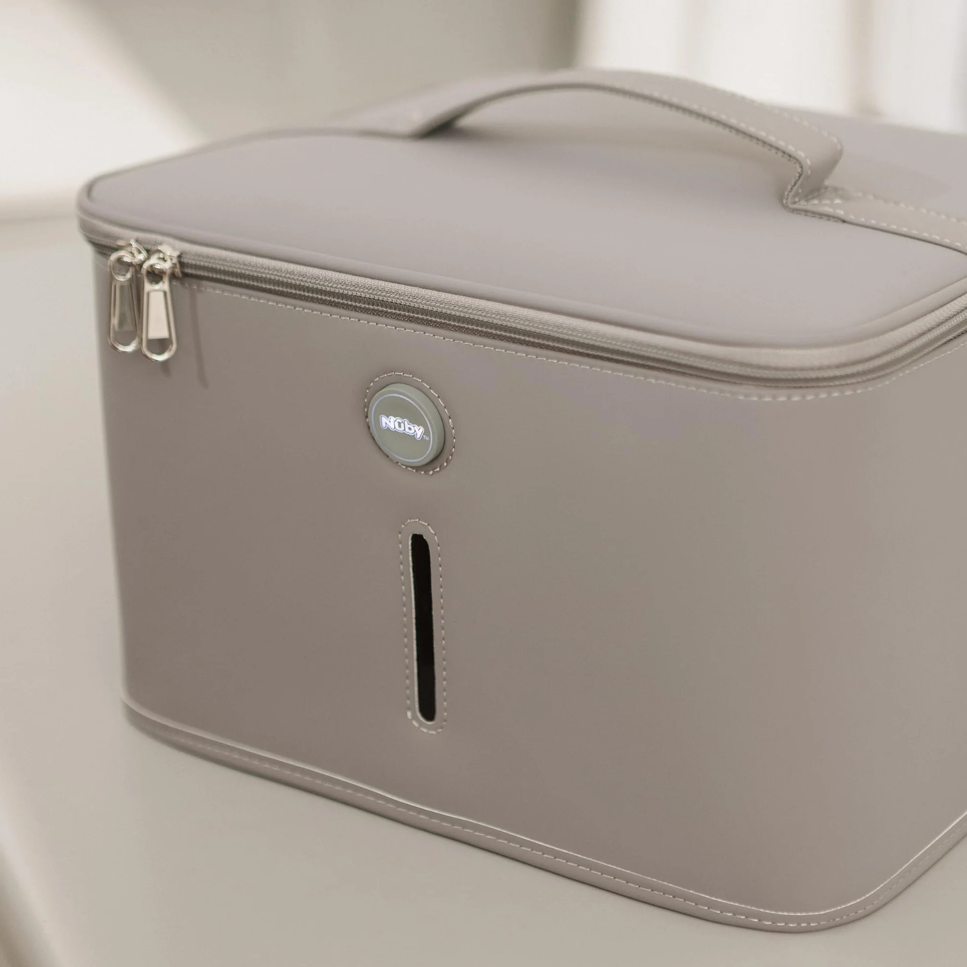 Nuby Sterilizzatore UV per biberon, ciclo di sterilizzazione in 3 minuti, soluzione di sterilizzazione elettrica UV rapida ed efficace, uccide il 99,9% dei germi (grigio)