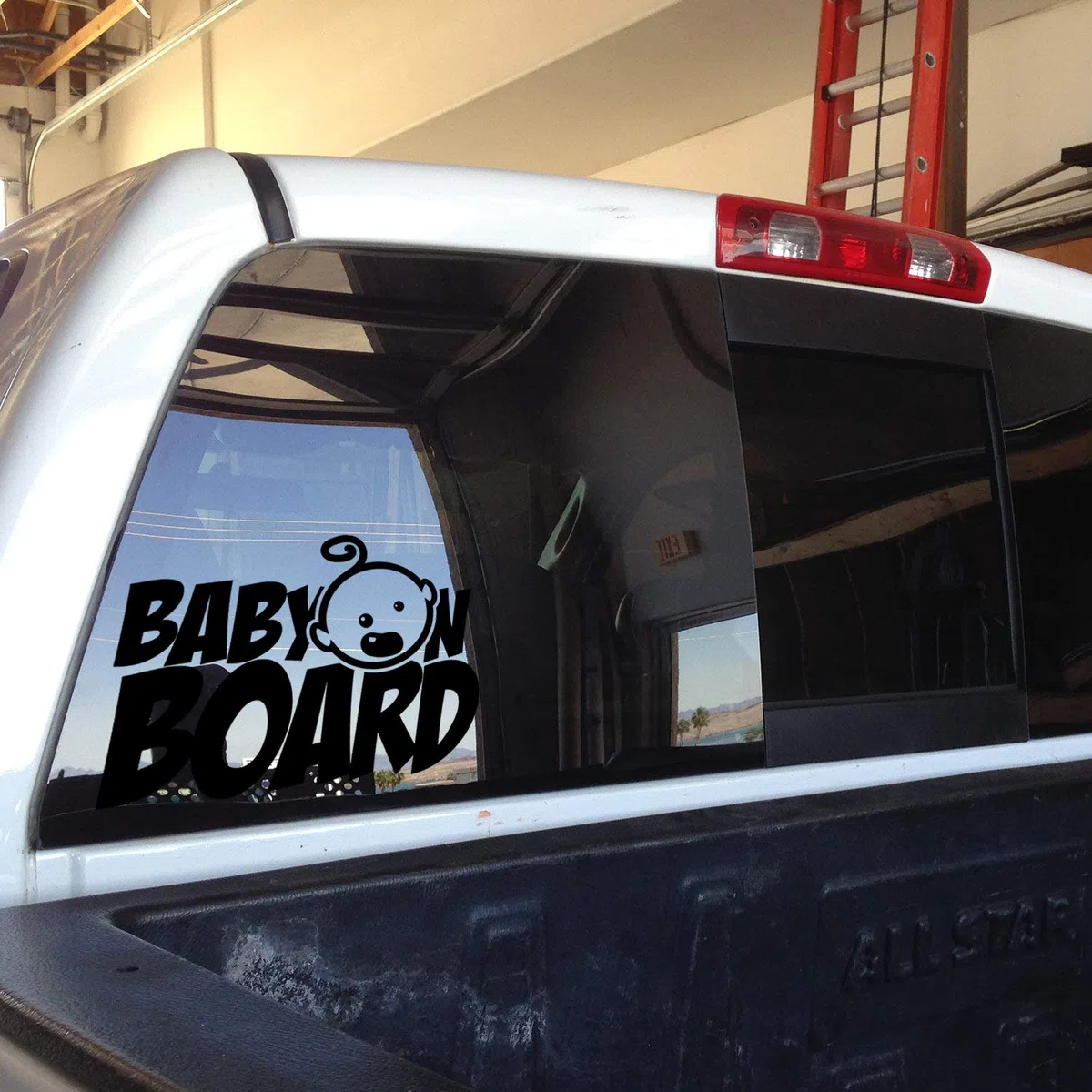 Baby On Board - Adesivo in vinile per auto, con scritta in lingua inglese "Baby On Board" (lingua italiana non garantita)