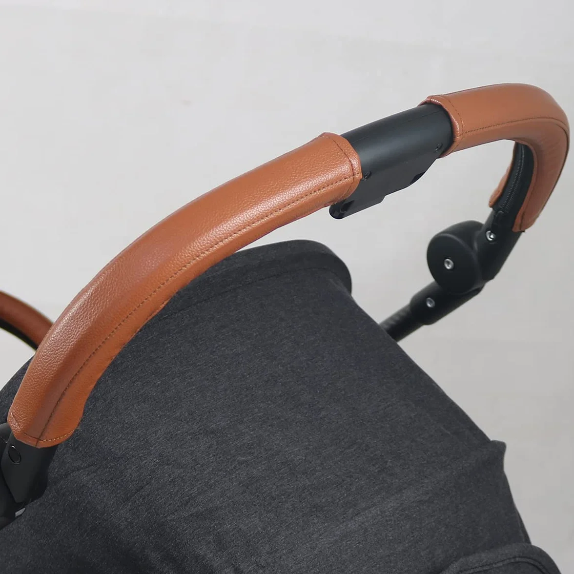 Copertura per maniglia in pelle ecologica in poliuretano, compatibile con passeggino Cybex Melio Carbon, custodia paraurti per passeggino, accessorio per passeggino (per maniglia mamma, marrone)