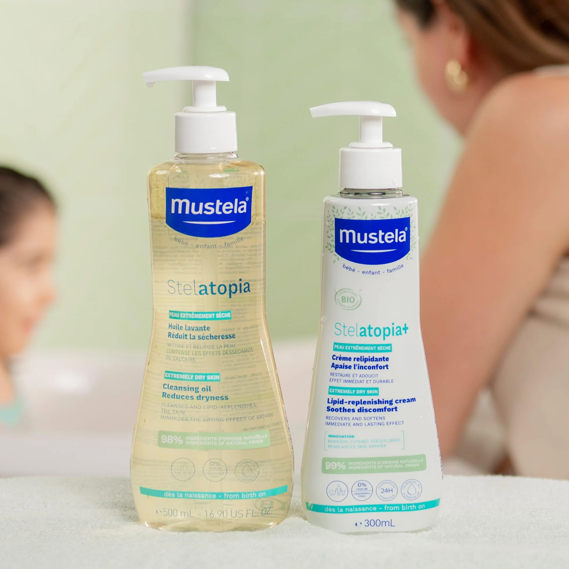 Mustela Stelatopia Olio Bagno per Pelle con Estrema Secchezza o Dermatite Atopica, Corpo e Capelli, Neonati, Bambini, Tutta la Famiglia - Detersione Quotidiana, Reintegra i Lipidi della Pelle (500ml)