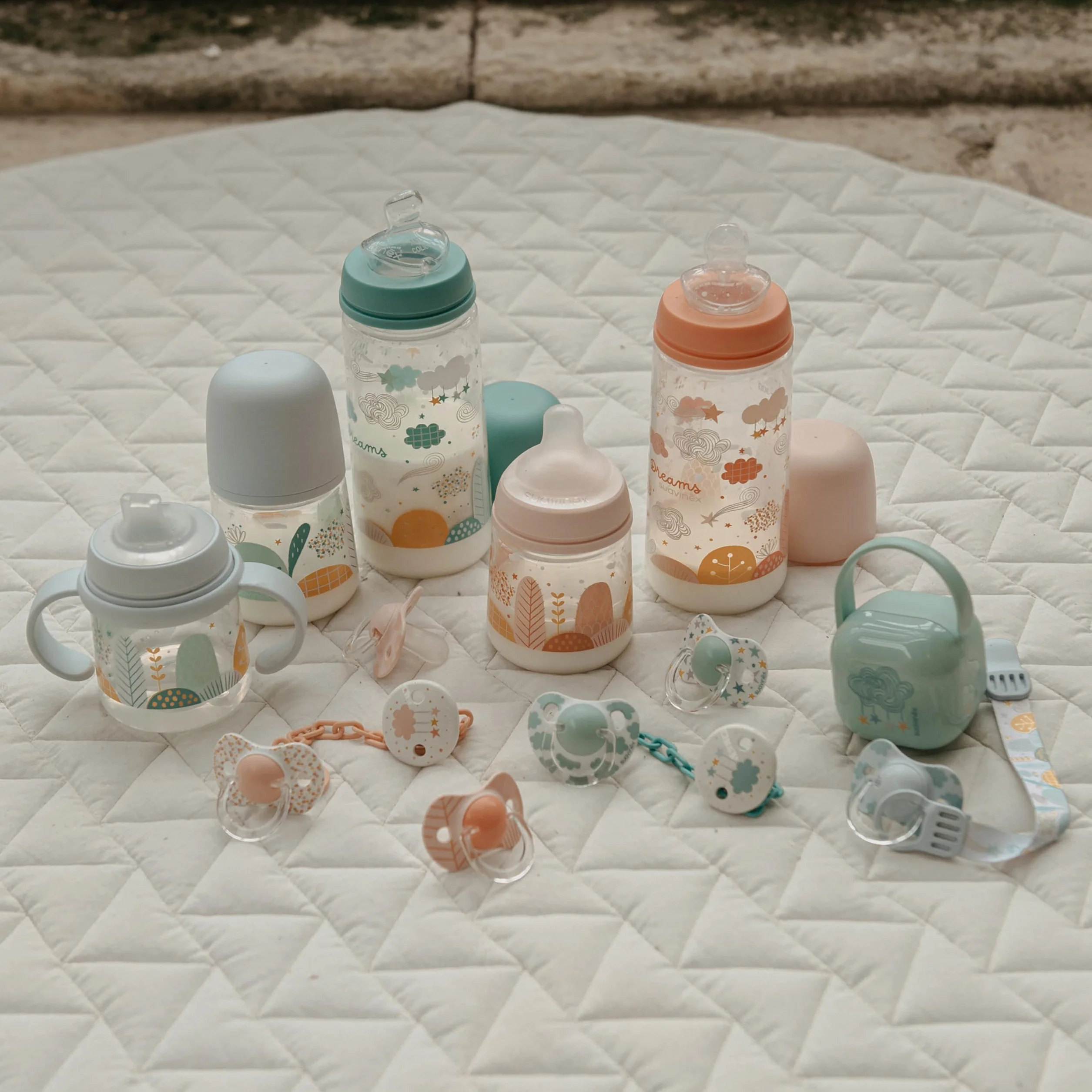 Suavinex, Portaciuccio con catenella in tessuto per bambini, Nastro con design reversibile, Catenella per ciuccio, Portaciuccio con clip. Per Bambini +0 Mesi, Adatto ai Neonati, Dreams Rosa