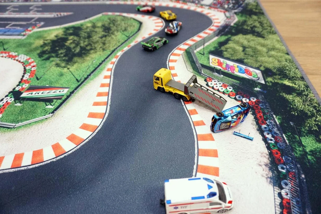 tappeto stradale per bambini, ideale per giocare con auto. Tappeto antiscivolo per cameretta con circuito Race Track in stile Formula 1. 180 × 120 cm