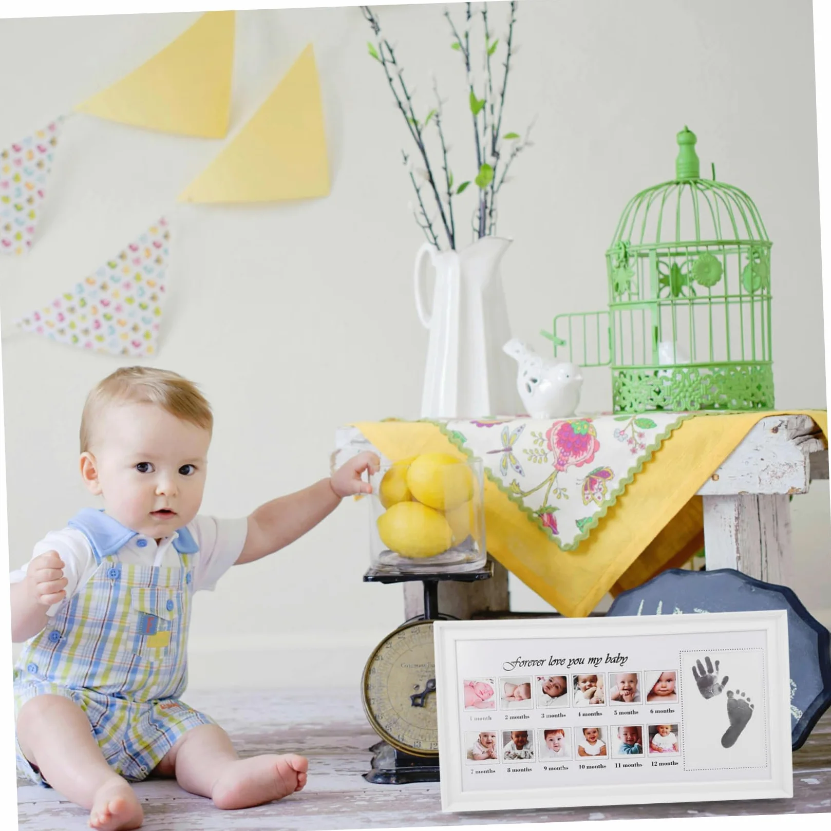 Portafoto Impronte Mani e Piedi Neonata 12 Mesi Bianco | Pp e Pvc, Esposizione da Tavolo, Regalo per Genitori di Neonati, Stile Semplice ed Elegante