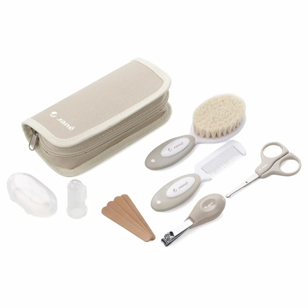 Jané Set Igiene Bambino con Necessaire, Kit Completo Neonato 8 Pezzi, Spazzola Setole Naturali, Forbici, Tagliaunghie, Lima, Spazzolino Silicone, Beige