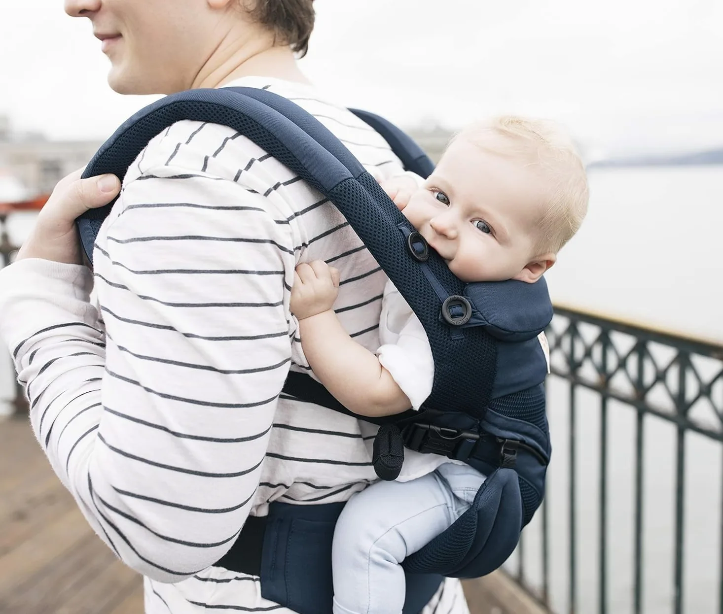 Ergobaby Omni 360 Cool Air Mesh Marsupio Neonati Ergonomico 0 36 Mesi, 4-in-1 Zaino Porta Bebe & Cuscino Bebè per Marsupio Neonati della Collezione Originale (3,2-5,5 kg), Grigio