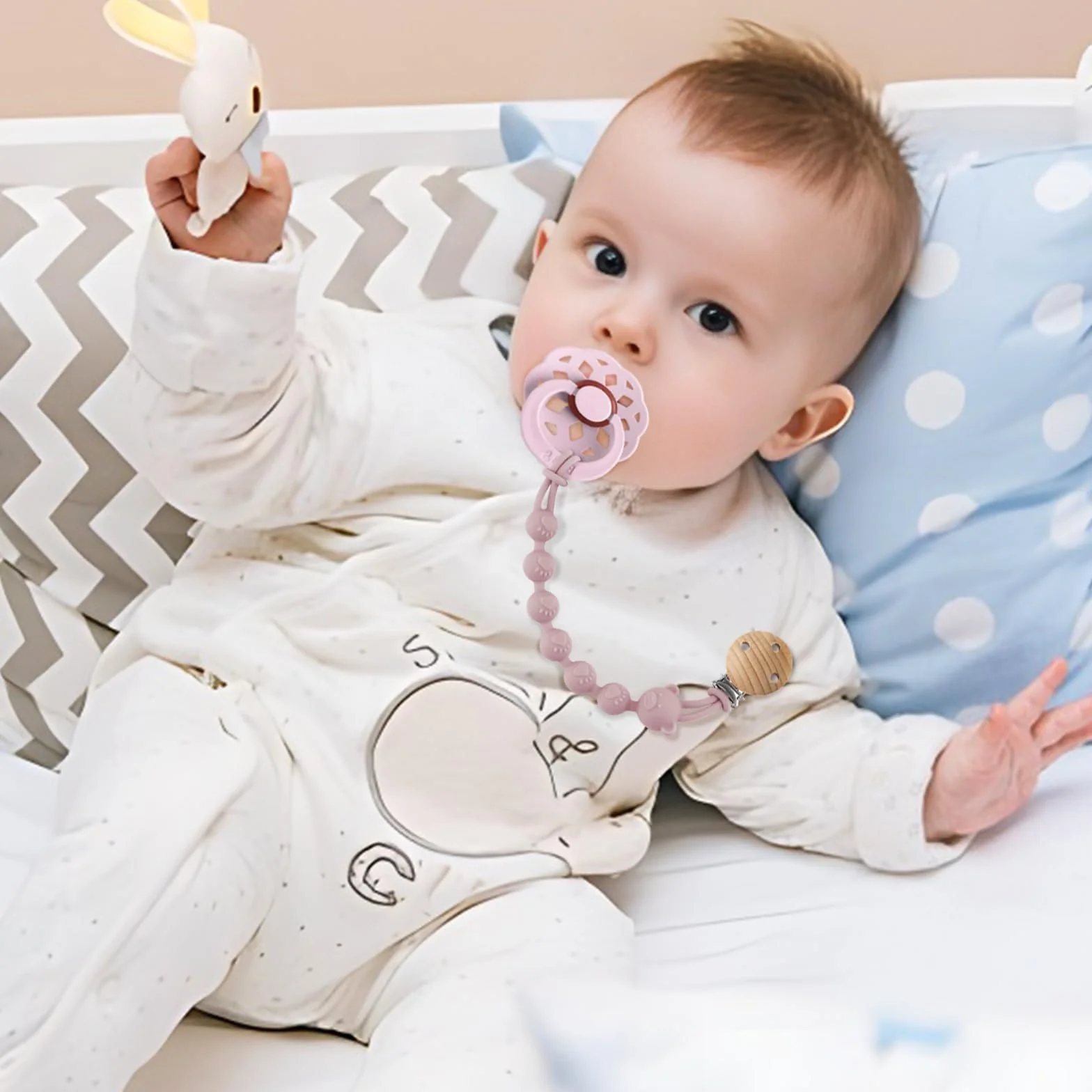 Set di 4 Clip per Ciuccio in Silicone, Clip per Ciuccio in Silicone, Attacco per Ciuccio Bebè, senza BPA, Catena per Allattamento Multifunzionale per Bambini e Bambine (Arancione + Viola +
