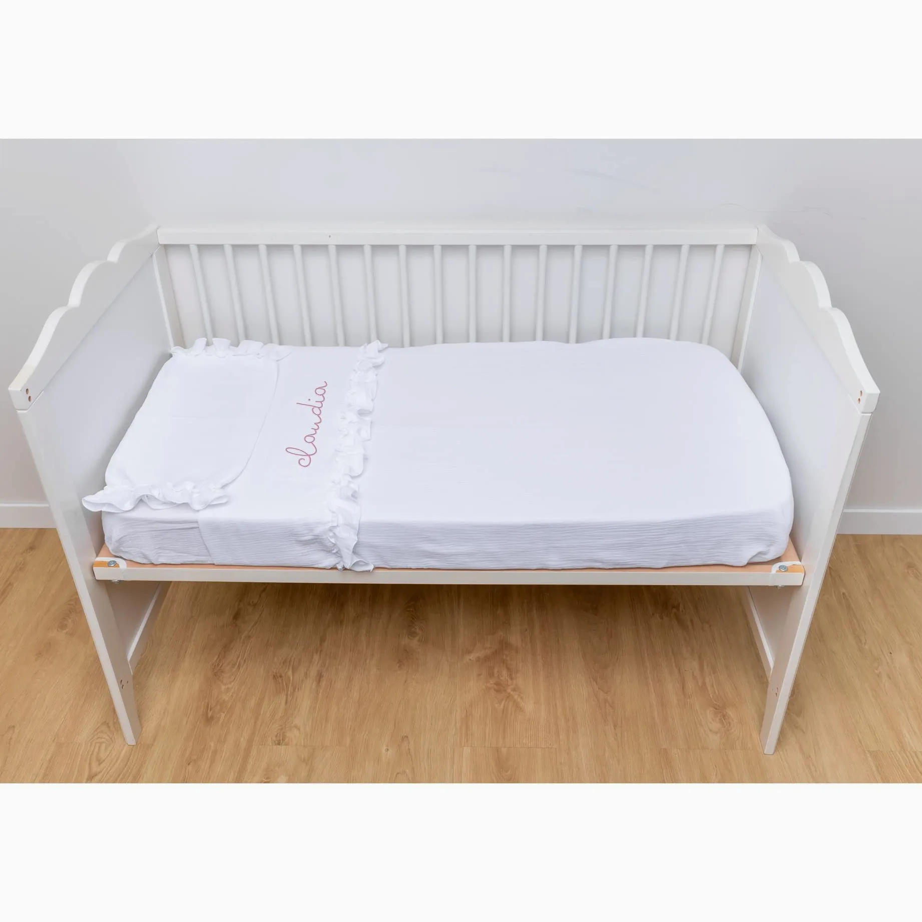 Nenel Completo da lenzuoli Personalizzati Ricamati con il nome dei bebè - Completo 3 Pezzi (Lenzuolo sotto + Lenzuolo + Federa per Cuscino) - Bambula - Bianco, Culla 60x120 cm