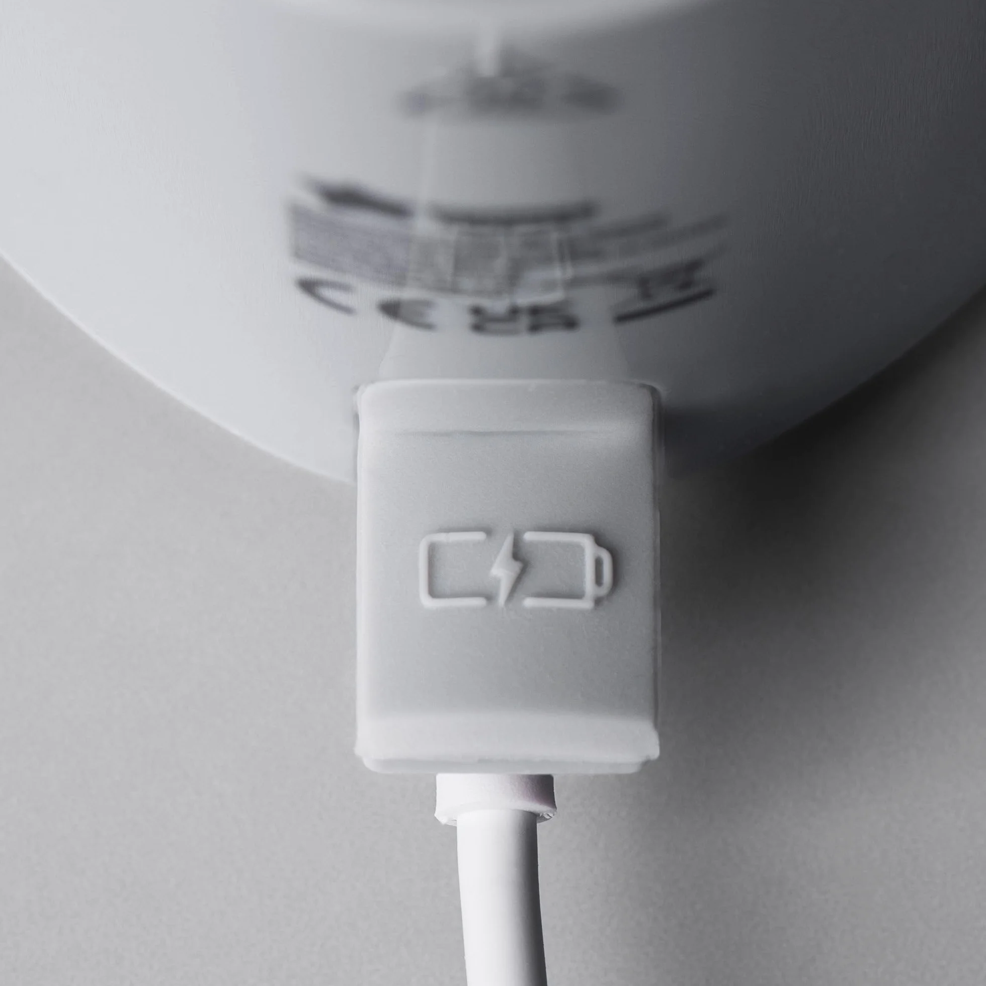 Tommee Tippee Scaldabiberon LetsGo Portatile, Ricaricabile con USB, Scaldabiberon Elettrico, Leggero e Comodo Per il Viaggio