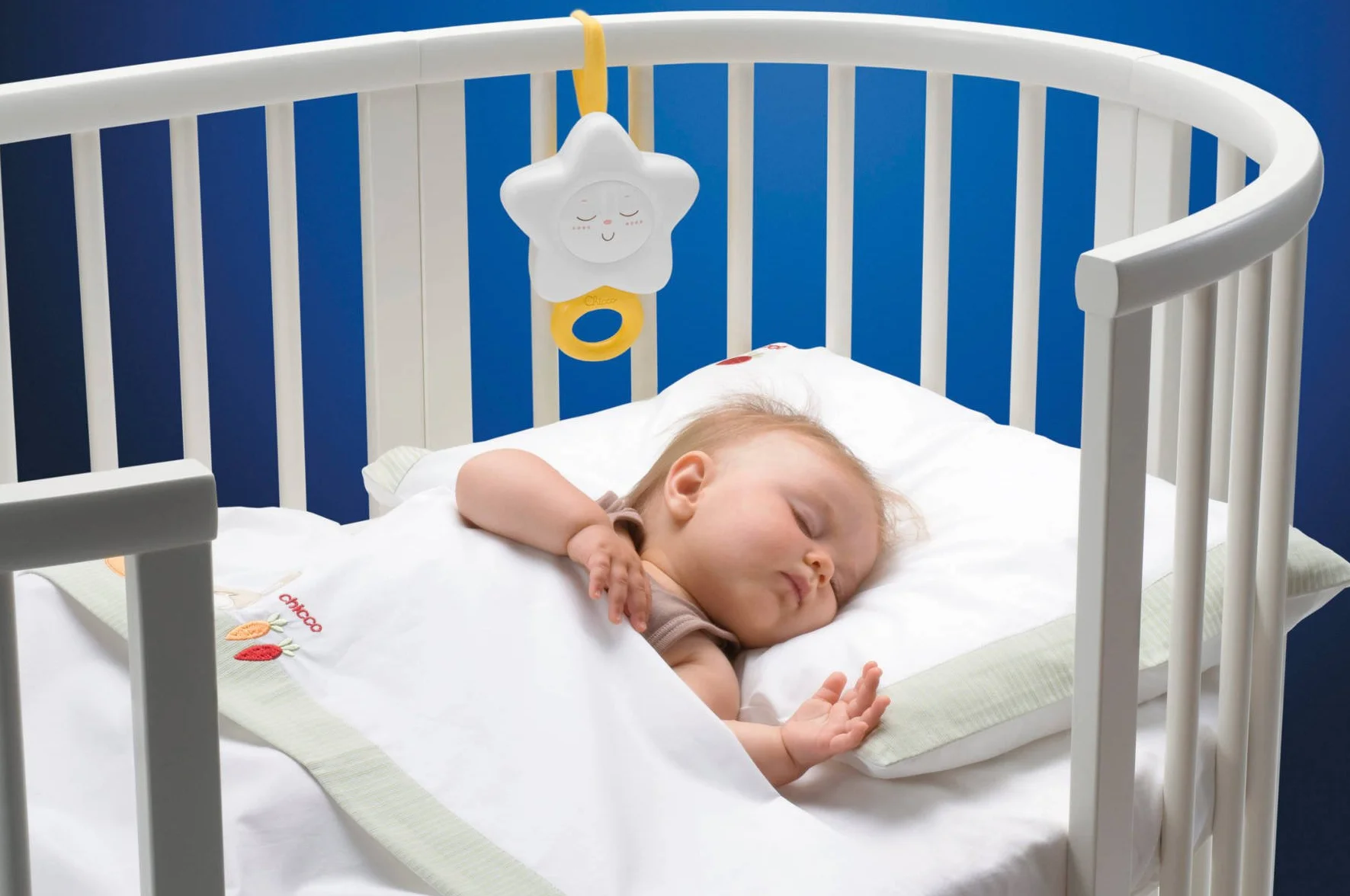 Chicco Carillon Ninna Stella per Bambini, Dolce Carillon a Forma di Stella con Delicate Melodie, Facile da Agganciare a Culla o Lettino, 0 Mesi +