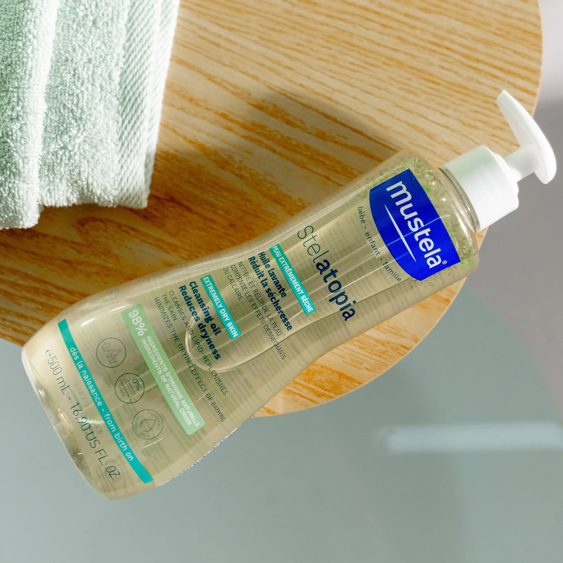 Mustela Stelatopia Olio Bagno per Pelle con Estrema Secchezza o Dermatite Atopica, Corpo e Capelli, Neonati, Bambini, Tutta la Famiglia - Detersione Quotidiana, Reintegra i Lipidi della Pelle (500ml)