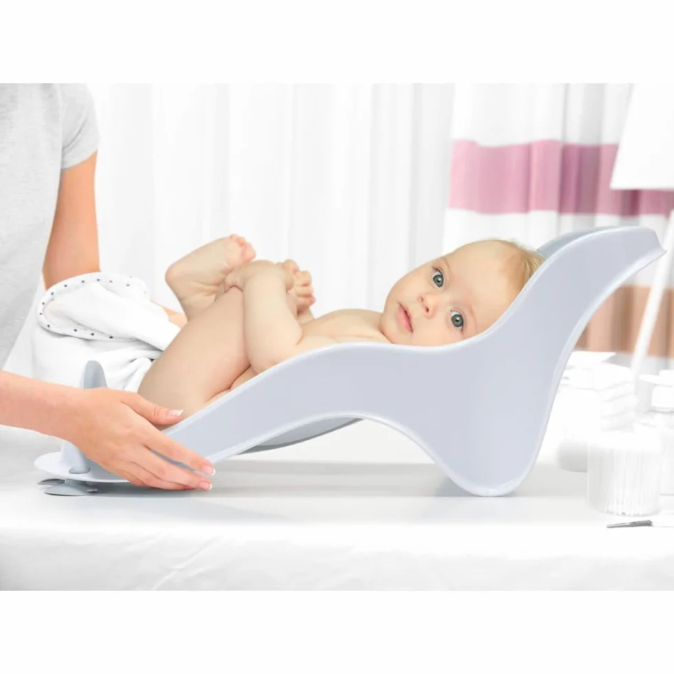 Foppapedretti Supporto Bagnetto Acquolina, per Bambini dalla nascita fino a 6 mesi (fino a 9 Kg), Igienico, Ergonomico, Maglia Morbida Antimuffa, Ventose per ancoraggio a vasca, Bianco Turchese