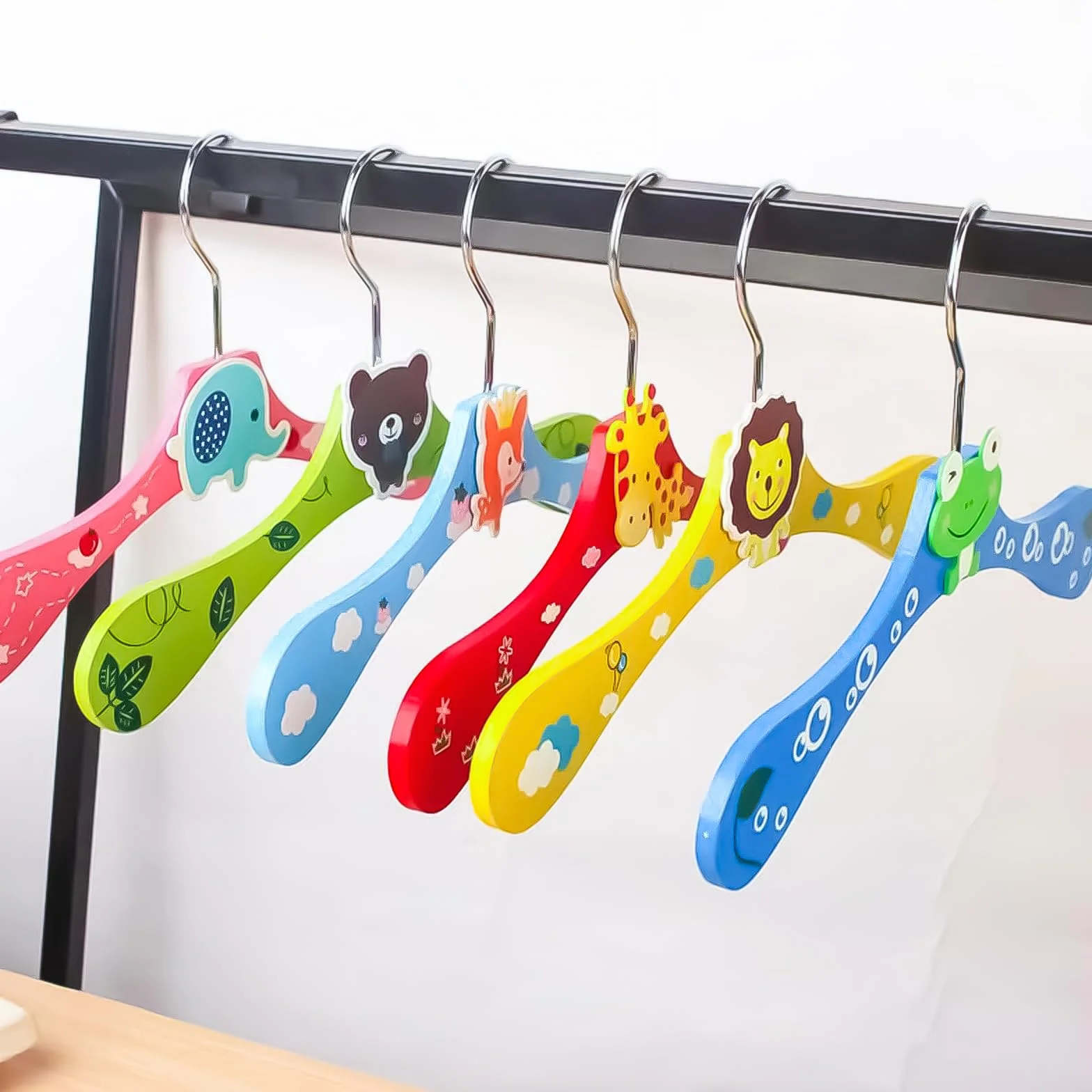 12 PCS Grucce Bambini Legno - Grucce per bambini in legno colorato con motivi animali