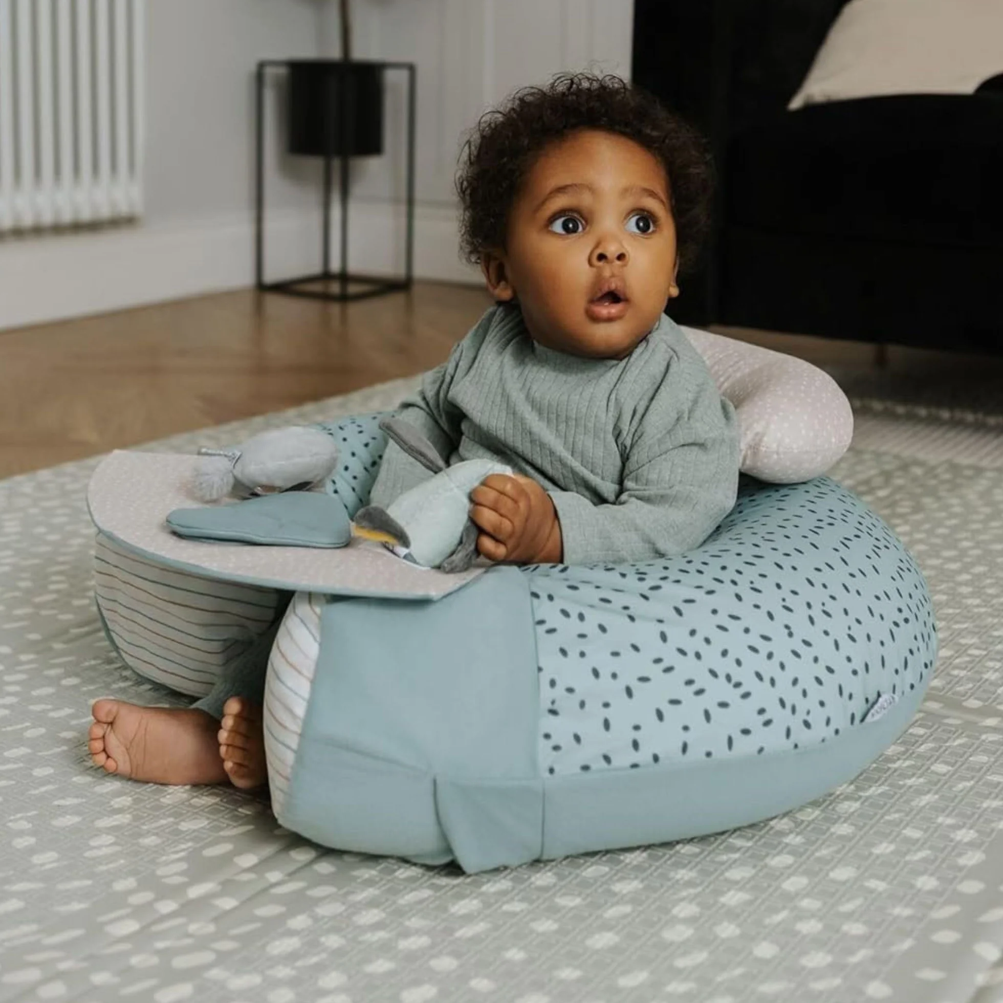 Nuby Seggiolino per Bambini, Animal Adventures Sit-Me-Up, Sedile Gonfiabile Sit & Play da Pavimento, Vassoio Rimovibile, Lavabile in Lavatrice, Adatto a Partire dai 6 Mesi