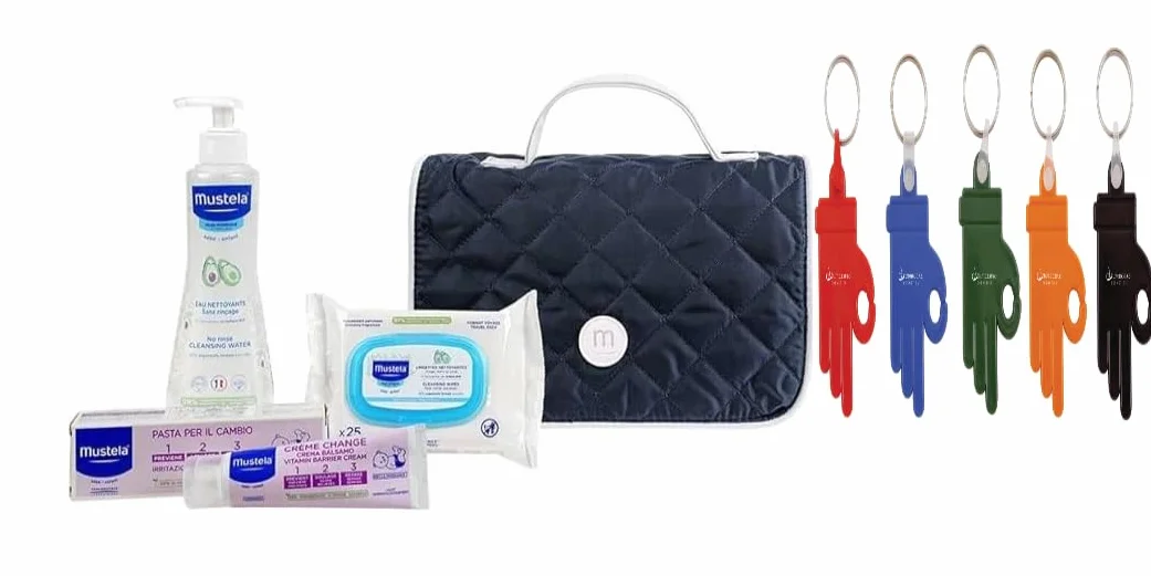 Mustela Vanity Set - Borsa Cambio Neonato Blu - All'interno 3 Prodotti Mustela Per La Cura Del Bambino + omaggio Portachiavi Lumacare Cosmetics