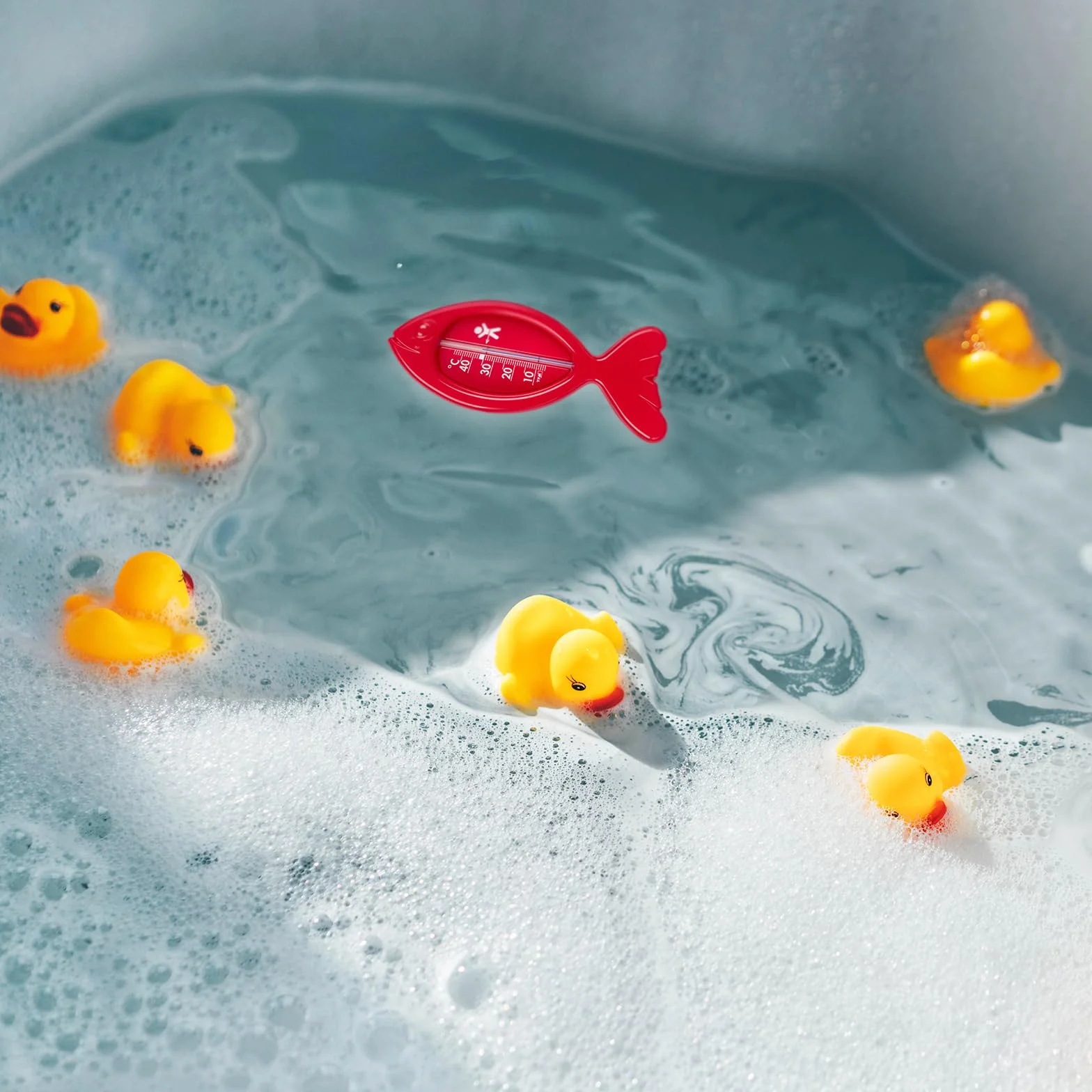 TFA Dostmann Termometro bagnetto analogico Pesce, 14.3017.05, per bambini e neonati, aqua bagno, per piscina, idromassaggio, facile da leger, rosso