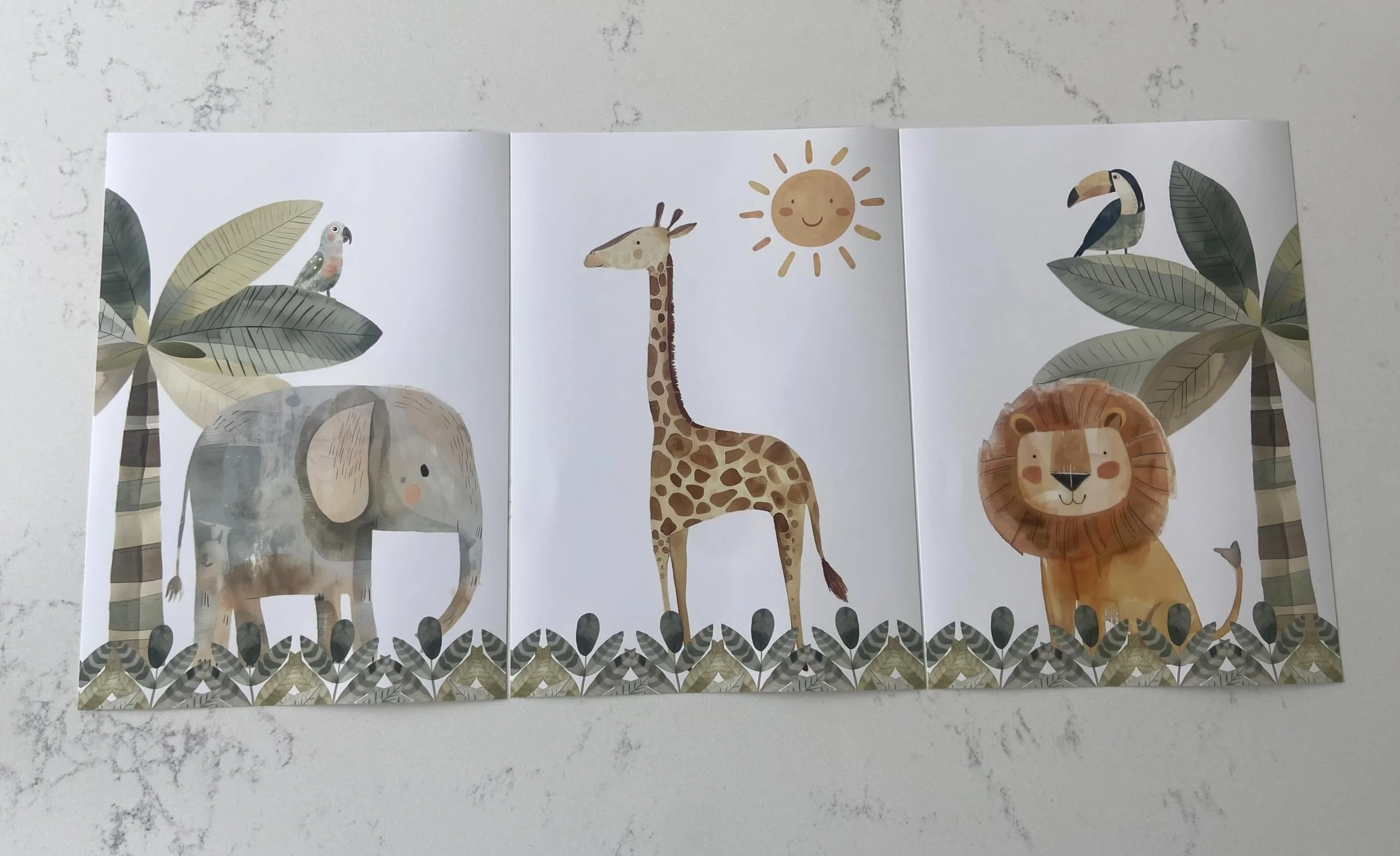 Eviepops Prints Quadri Cameretta Safari – Set di 3 Stampe Animali Acquerello Elefante, Giraffa, Leone Toni Neutri Decorazione Parete Bambini e Sala Giochi (A3)