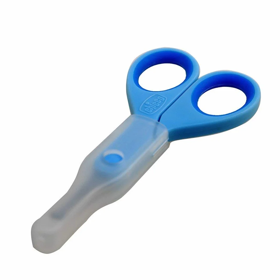Chicco Forbicine Unghie per Neonati e Bambini, Forbicine in Acciaio Inox con Lame Ricurve e Punte Arrotondate, Cappuccio Protettivo, Impugnatura in Gomma Antiscivolo - Neonato 0+ Mesi, Azzurro