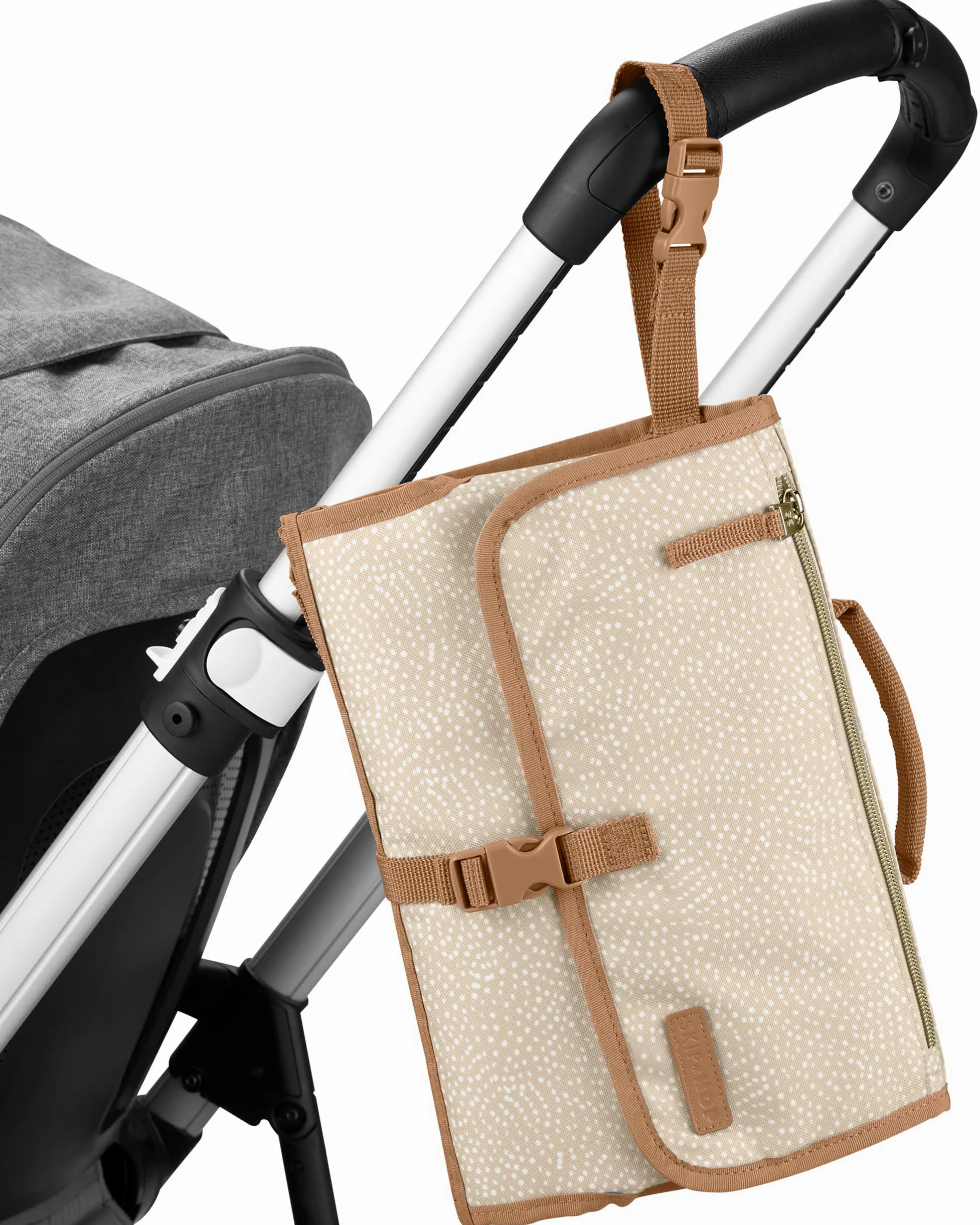 Skip Hop Fasciatoio portatile, Pronto, beige a pois