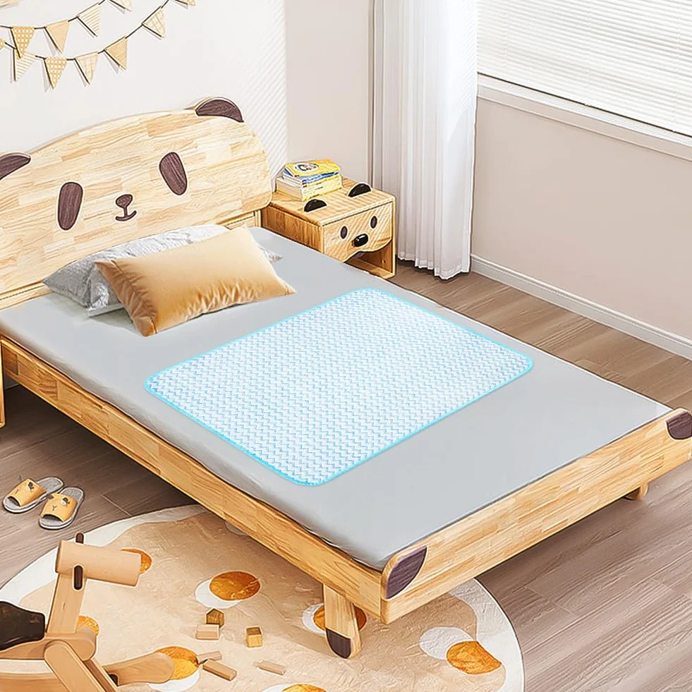 Aolso Coprimaterasso per bambini, 70 x 90 cm, per bagnare il letto, assorbire l'acqua, per bambini, per addestramento al WC (blu)