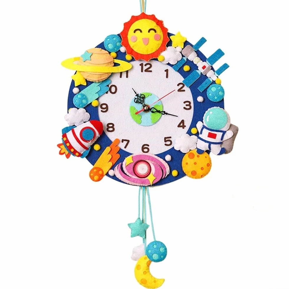 Orologio da parete in stile cartone animato fai da te unico pezzo decorativo divertente per bambini ornamenti fatti a mano personalizzabili con materiale non tessuto (E)
