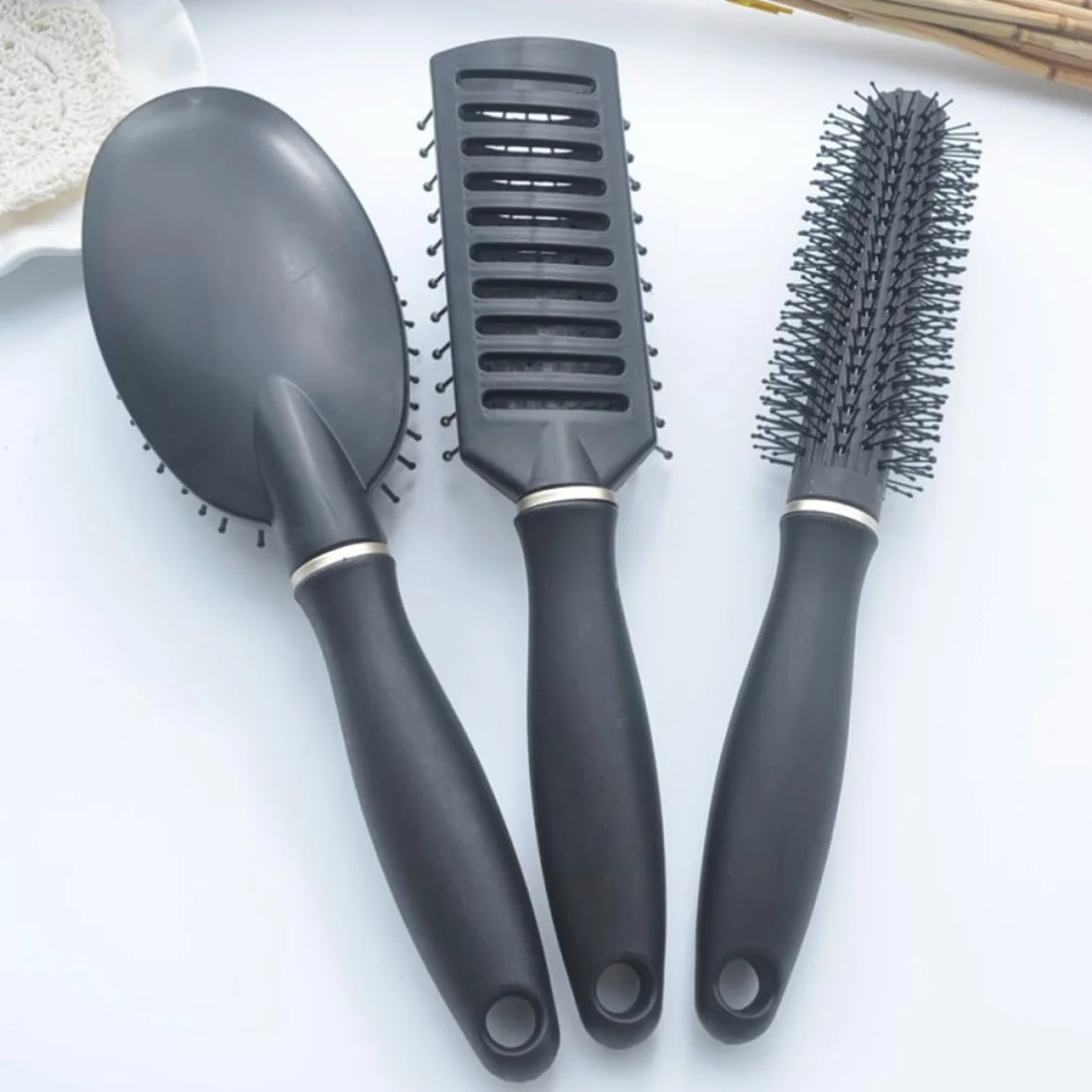 Pettini Massaggianti Antistatici con Manico Ergonomico Set 3 in Plastica Colore Nero per Capelli Ricci, Adatti per Salone e Casa