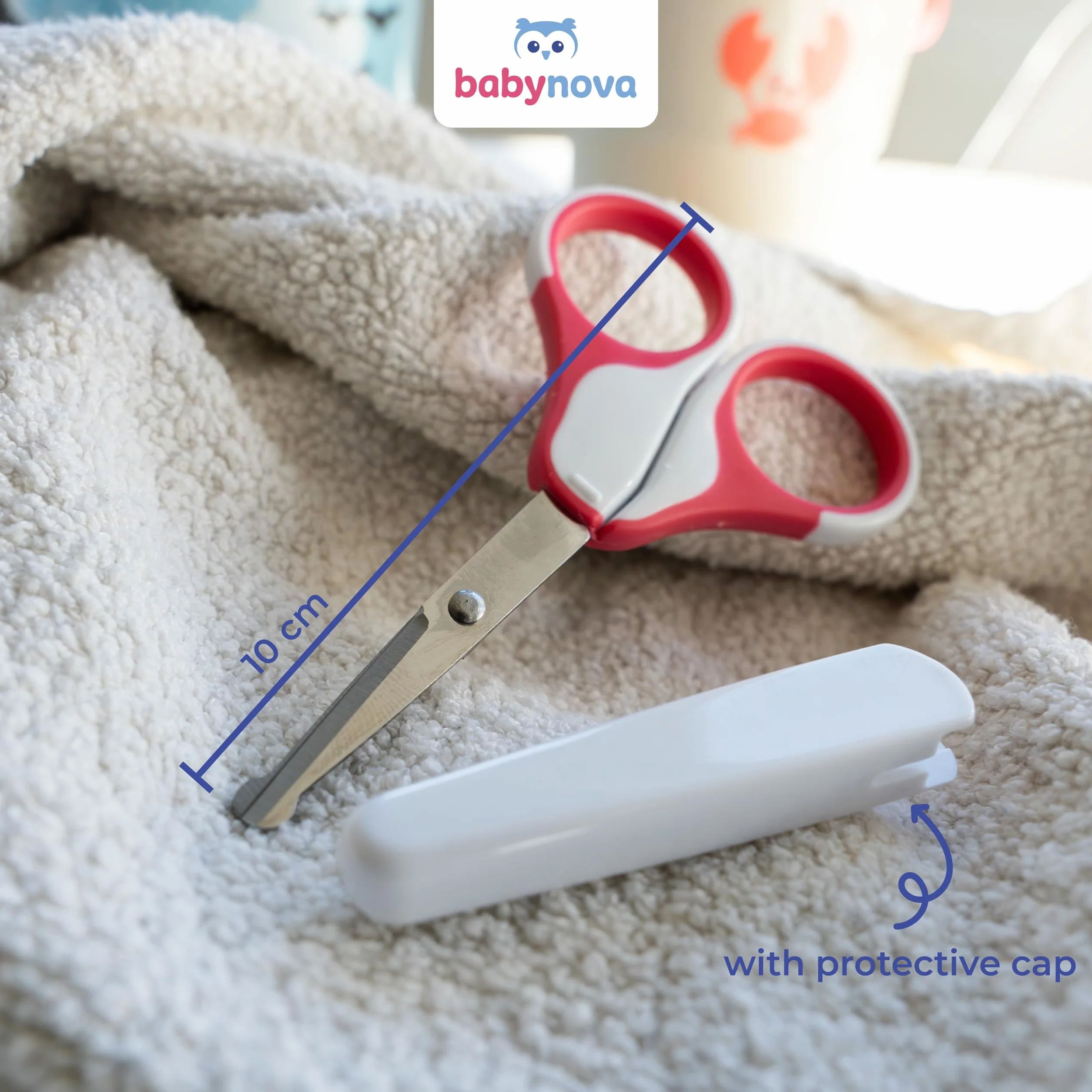 babynova Forbicine per Bebè con Cappuccio Protettivo – Forbicine per Unghie in Acciaio Inossidabile con Punte Arrotondate per un Taglio Sicuro delle Unghie del Bebè – Senza BPA – Blu