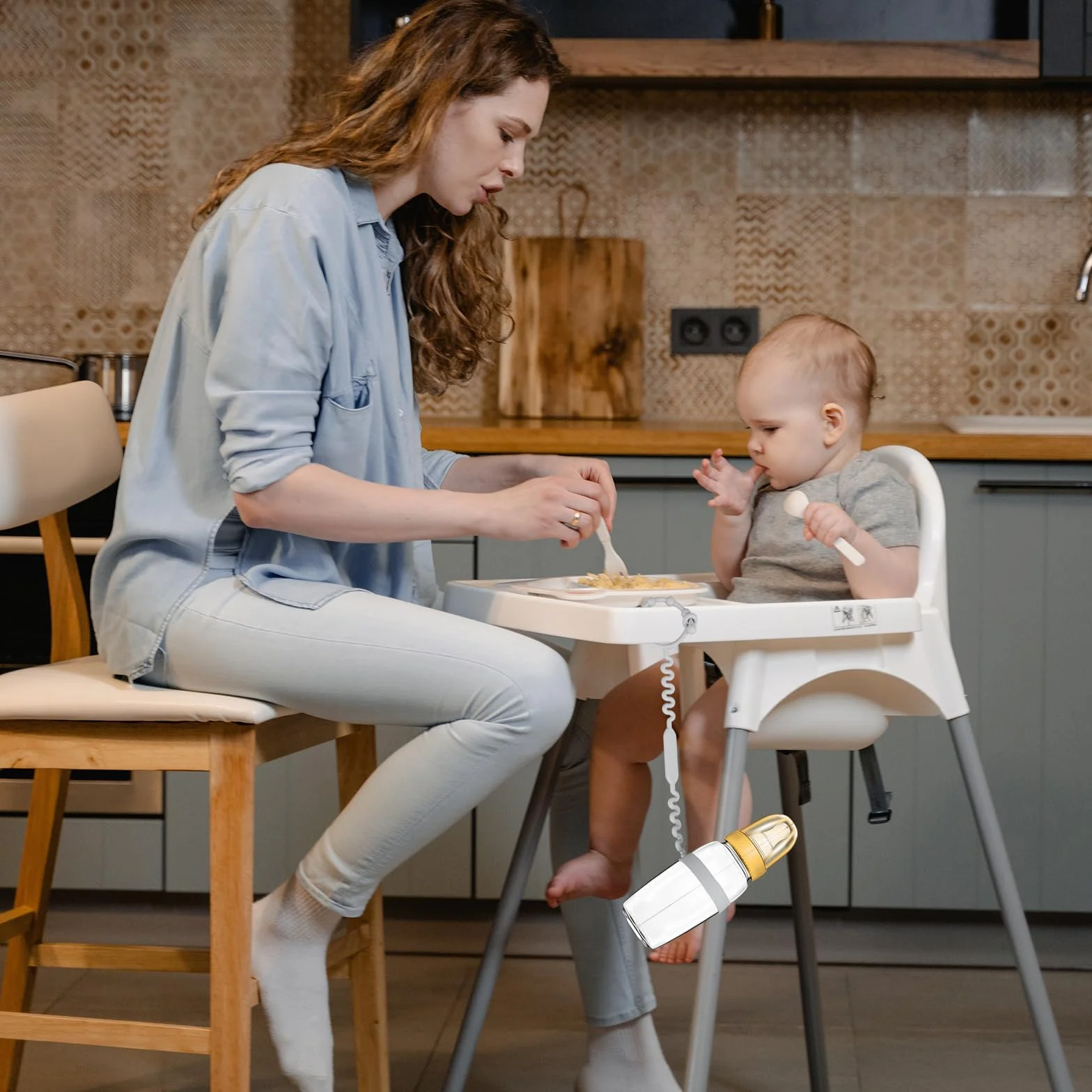 2 Pezzi Cinghia Biberon, Cinturino per Bicchieri Sippy in Silicone Cinghia Elastica per Biberon Bungee Cinghia per Bicchiere Sippy per Seggiolone, Passeggino, Casa, All'aperto