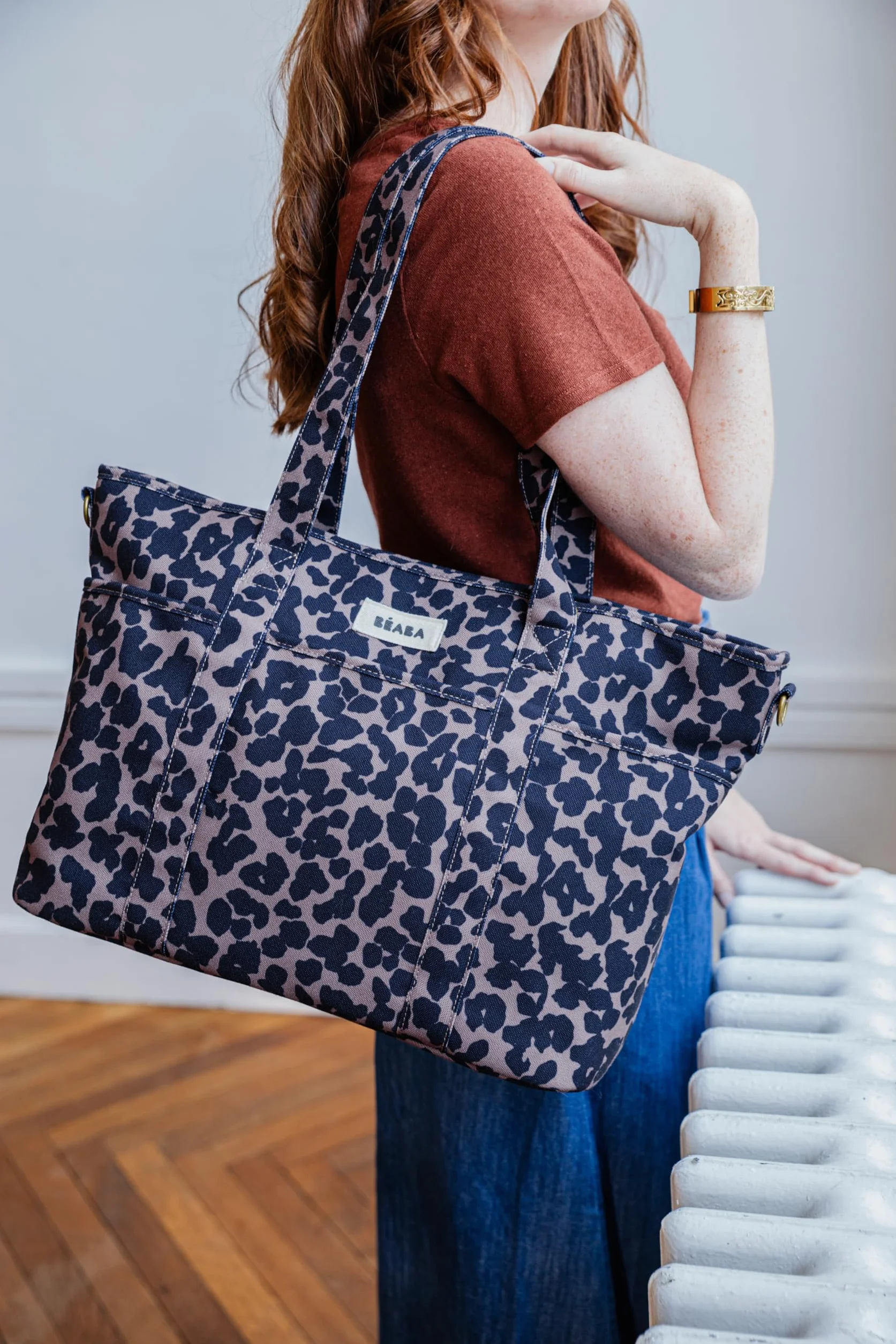 BÉABA Borsa Fasciatoio Bebè Madrid 22L – Borsa Pannolini Tipo Tote, Unisex Mamma e Papà, 11 Tasche, Tasca Termica, Aggancio Passeggino, Fasciatoio Imbottito – Leopardo