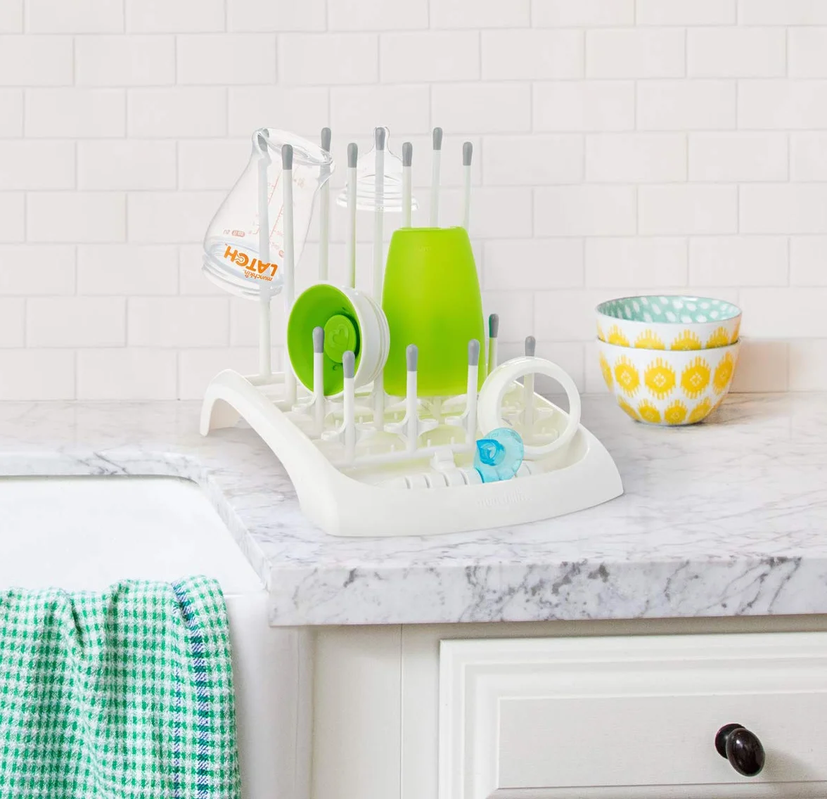 Munchkin Fold Deluxe Baby Bottle Drying Rack & Holder | Dishwasher Safe| Baby Bottle & Water Bottle Drying Rack | Bottle Holder & Baby Bottle Rack | Baby Bottle Stand for Washing Up