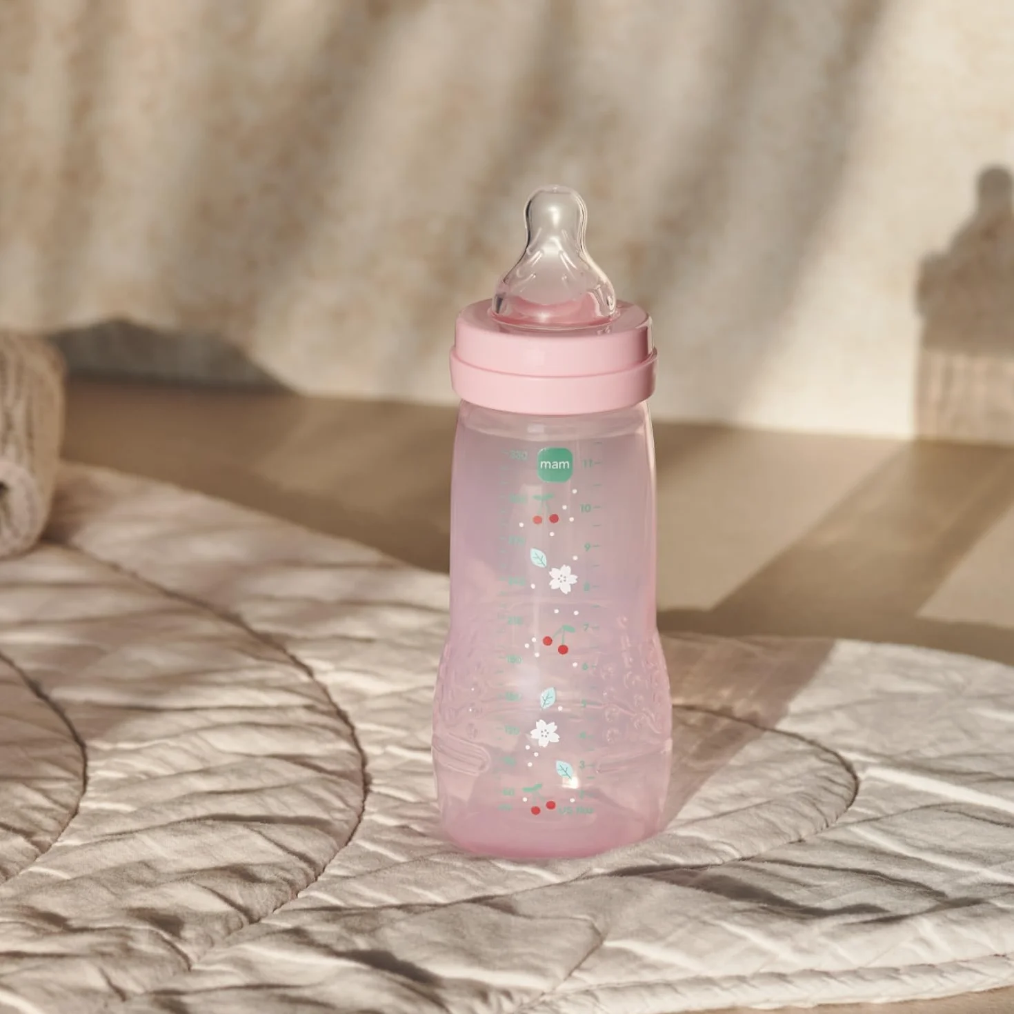 MAM Easy Active 6 mesi in più colore bacche (330 ml) - con ciuccio in silicone flusso X velocità ultra veloce - per bambini con chiusura ermetica