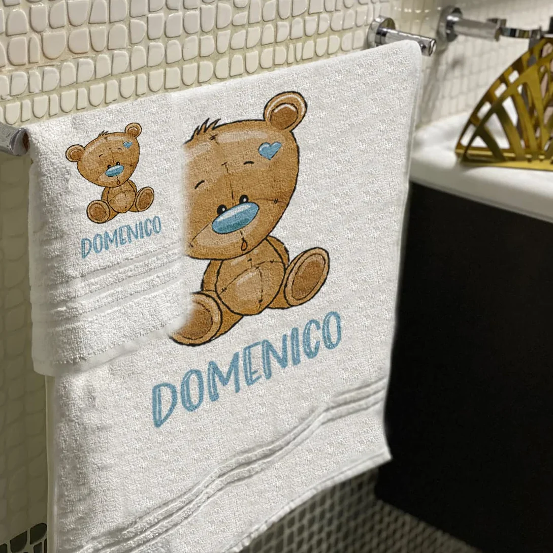Set 2 Asciugamani Bagno Personalizzati 100% cotone Made in Italy Asciugamano Viso e Ospite Bianco Con Stampa Personalizzata Idea Regalo Bagno Doccia Biancheria Casa Bambino Bebè Orsetto Con Nome 3