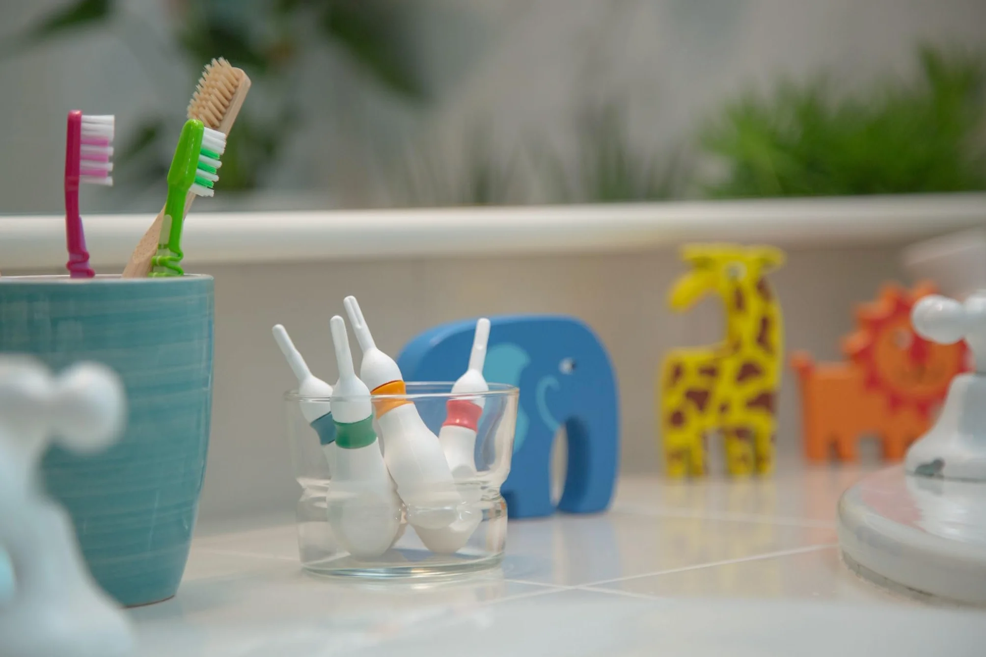 l'innovativo dispositivo brevettato per una pulizia delle orecchie sicura, efficace ed eco-sostenibile. Riutilizzabile, garantisce un’igiene auricolare superiore a casa e in viaggio.