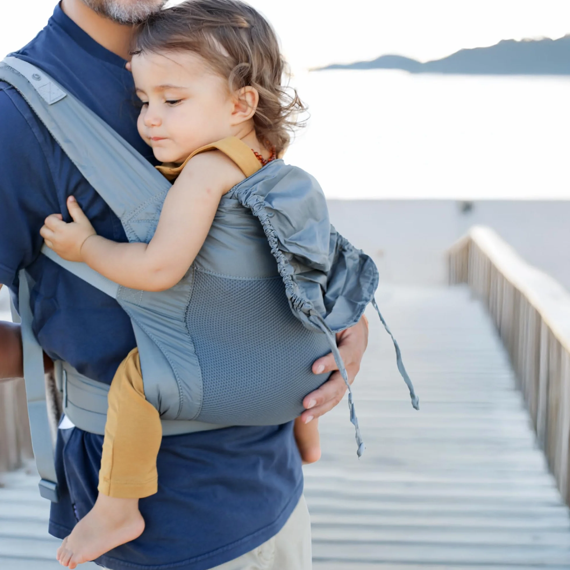 Beco Fly Ultralite Marsupio Neonati e Bambini – Compatto, Pieghevole e Leggero – Con Borsa da Trasporto, Posizione a "M" Ergonomica, Fronte Mamma e Zaino (7–20 kg) - Grigio