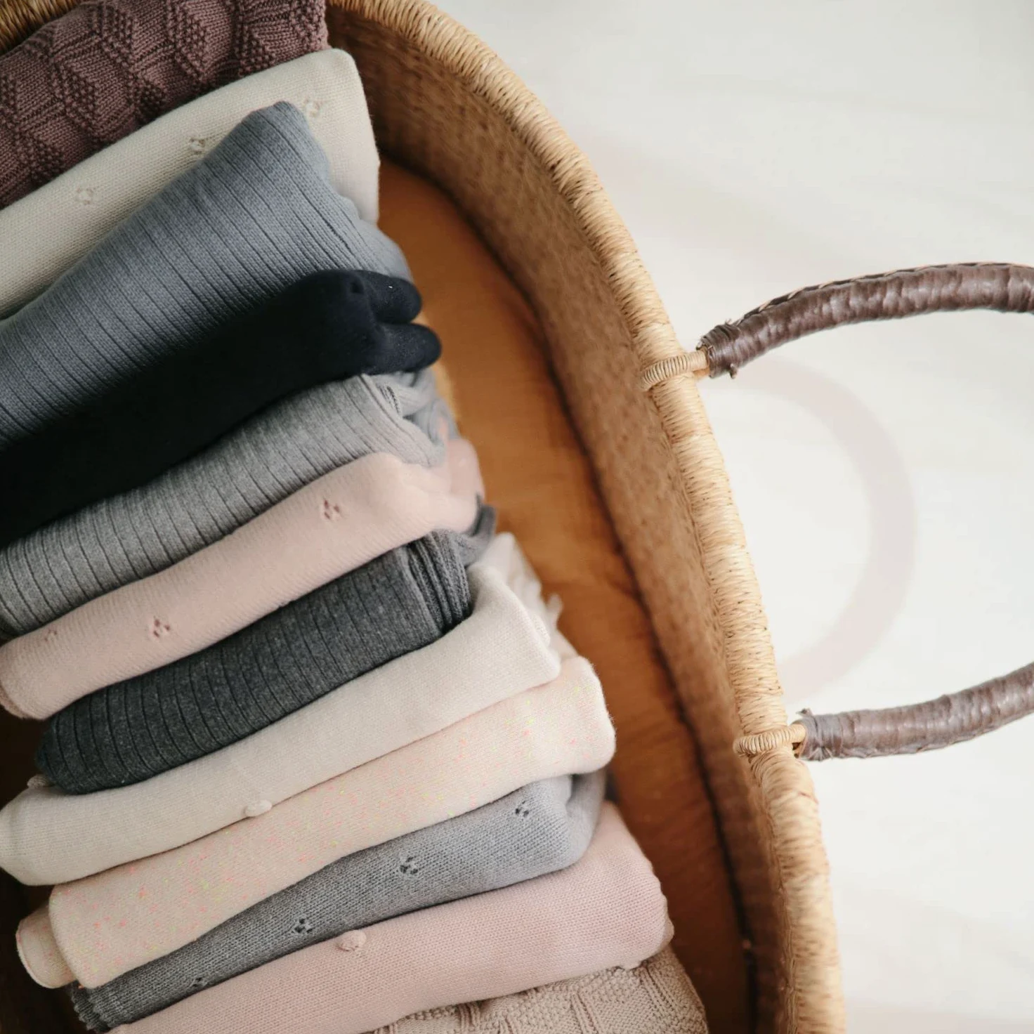 mushie | Coperta Lavorata a Maglia per Neonati e Bambini | copertina culla bambino, plaid bebe | 80 x 100 cm e 100% Cotone Biologico | Perfetta per Ogni Condizione Atmosferica | Off White Melange