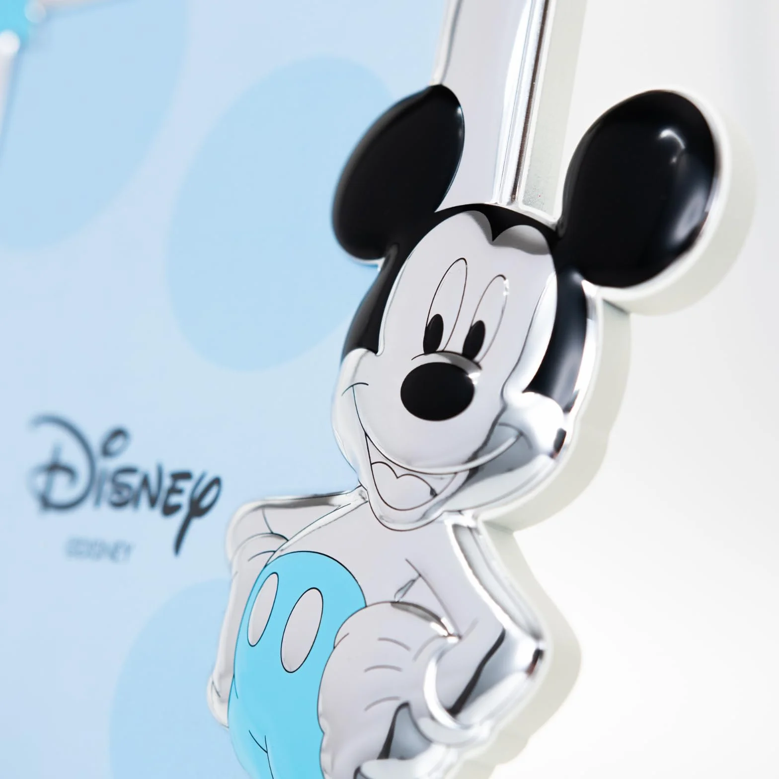 VALENTI & CO. D102 4LC, Disney Baby - Topolino Mickey Mouse - Cornice per Foto in Argento da Tavolo o Comodino per la Cameretta del Bambino perfetta come Idea Regalo Battesimo o Compleanno, azzurro