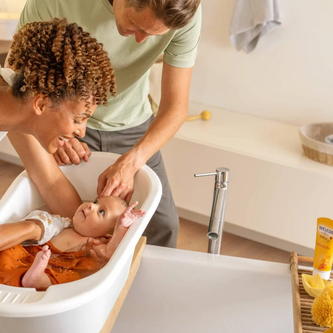 Weleda Baby Babywash Corpo&Capelli Calendula, docciaschiuma 2in1 per la detersione dei più piccoli, formula extra-delicata (1x200ml)