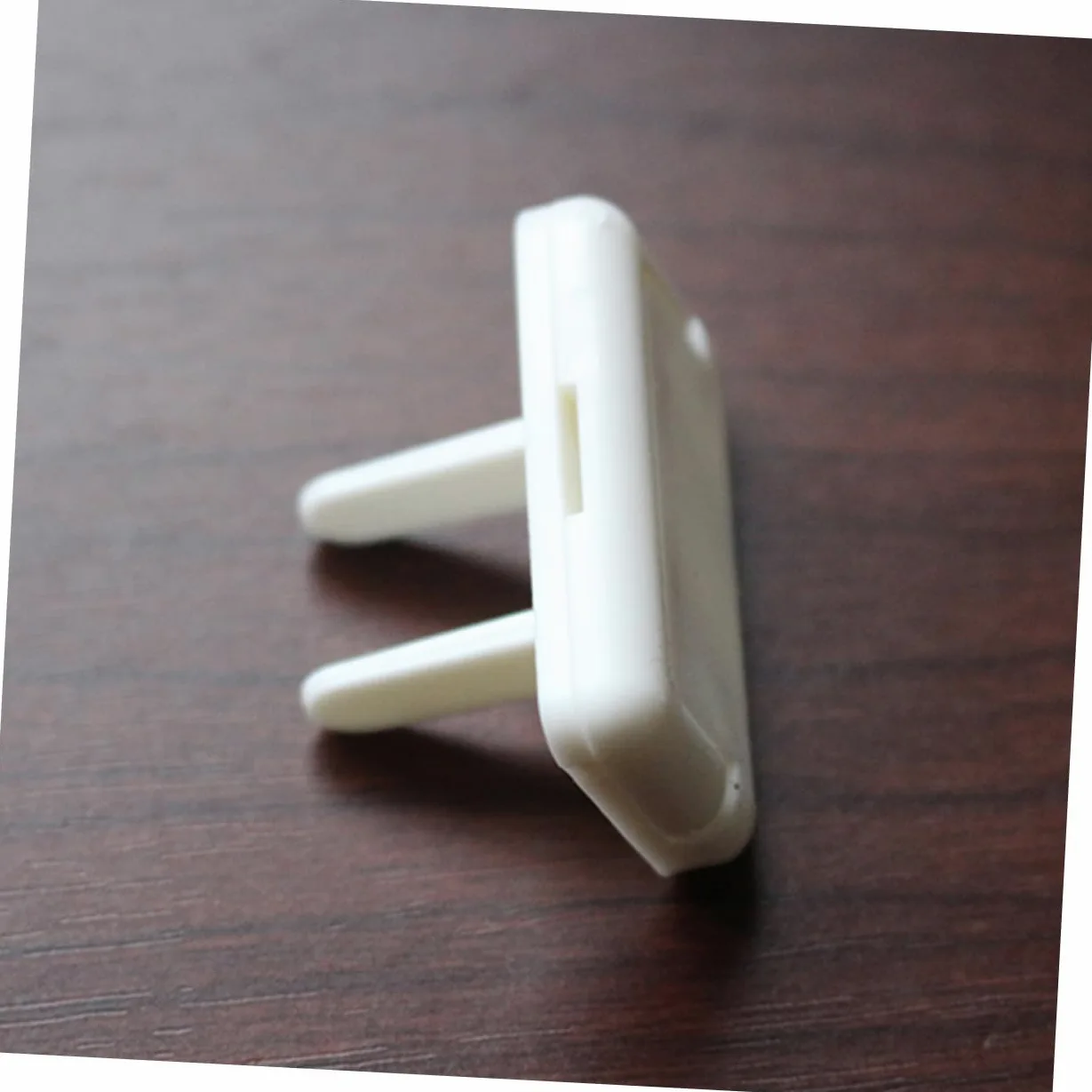 Copriprese di Sicurezza per Prese Elettriche Ragazzo Ragazza 60 Pezzi | Abs Bianco, Adatto a Socket e Outlet, Inserimento Saldo, Confezione da 60