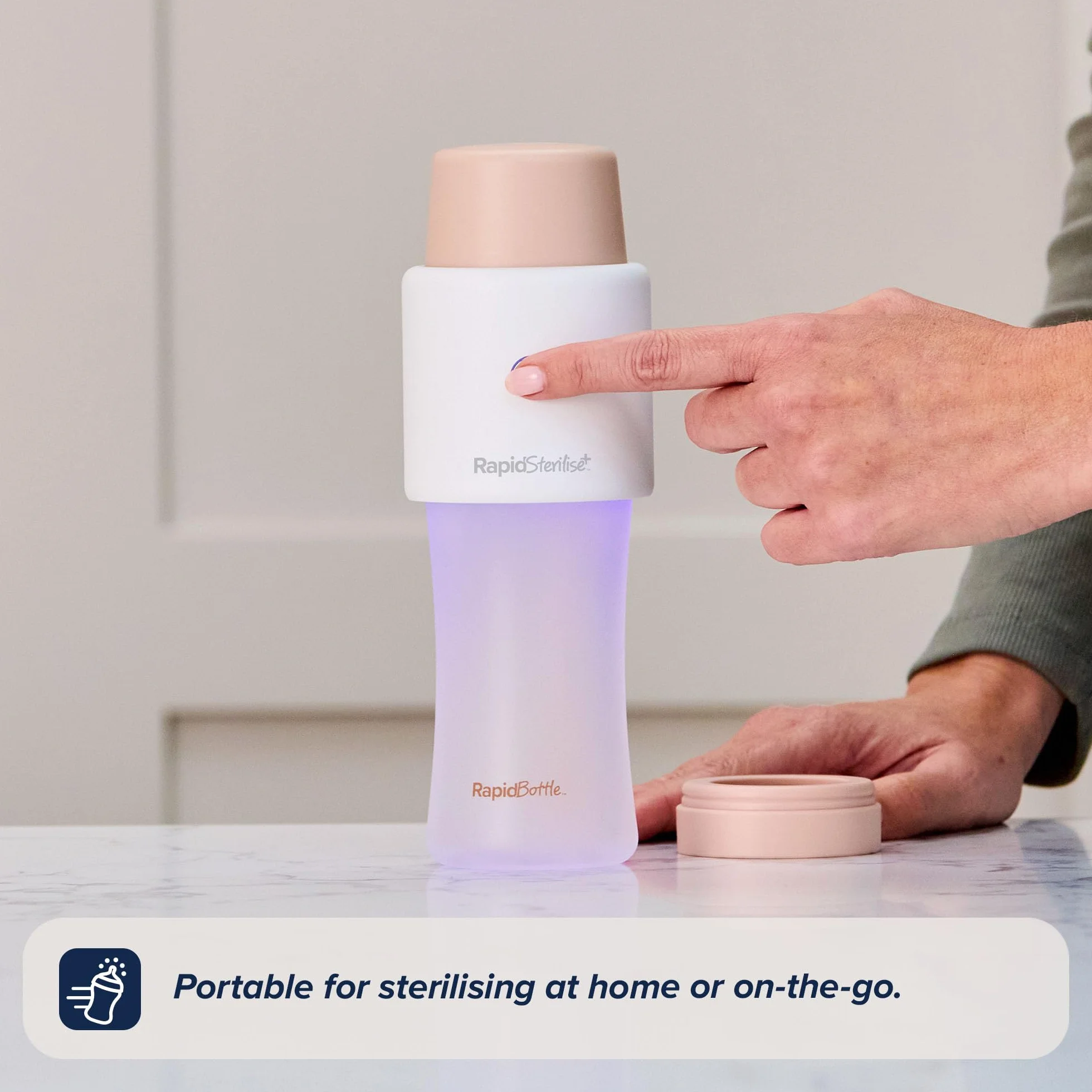 Nuby RapidSterilise+ Sterilizzatore UV per biberon RapidBottle e RapidCool, portatile – 30 utilizzi per carica, ricarica USB, spegnimento automatico, elimina il 99,9% dei batteri in 1 minuto (Bianco)