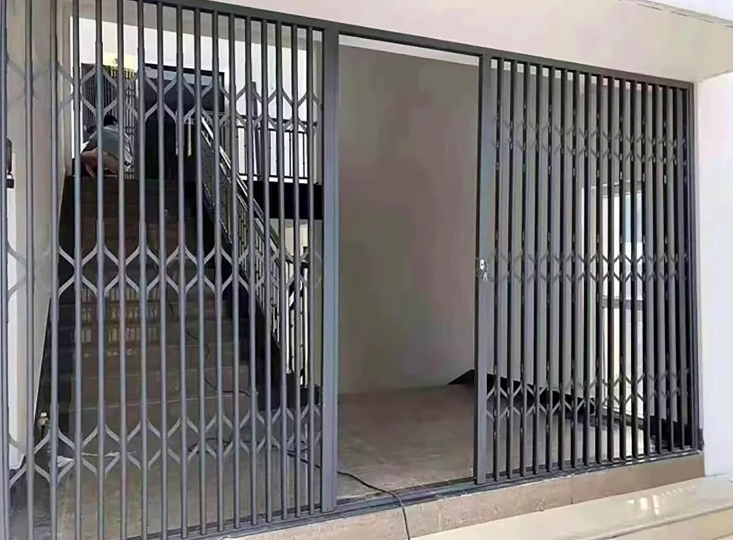 Griglia di sicurezza per finestre ad alta sicurezza, deterrente per animali domestici e bambini, previene cadute accidentali in appartamenti