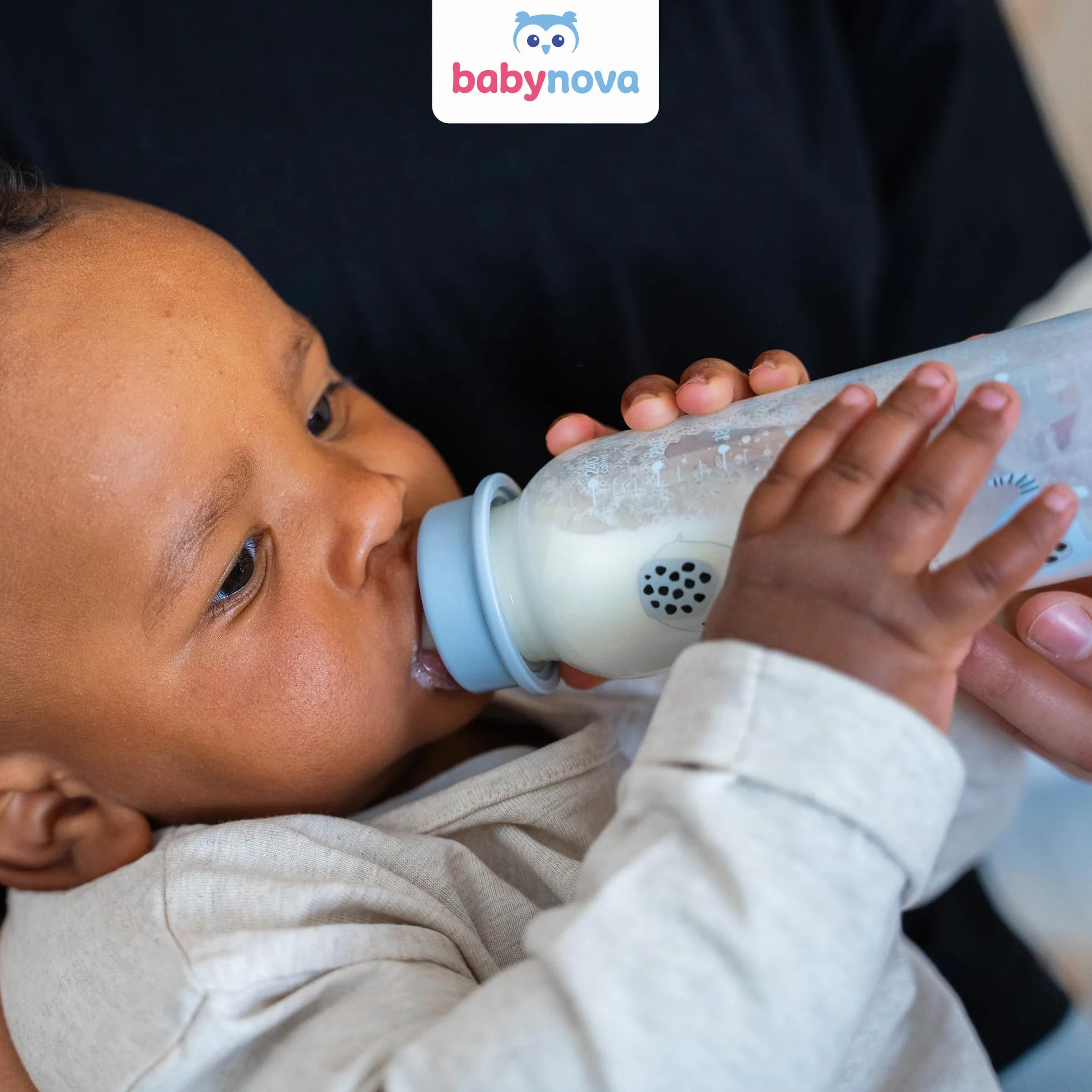 babynova Biberon 240ml con tettarella in silicone a flusso medio anti-colica per neonati - Prodotto in Germania - Senza BPA - Pesci