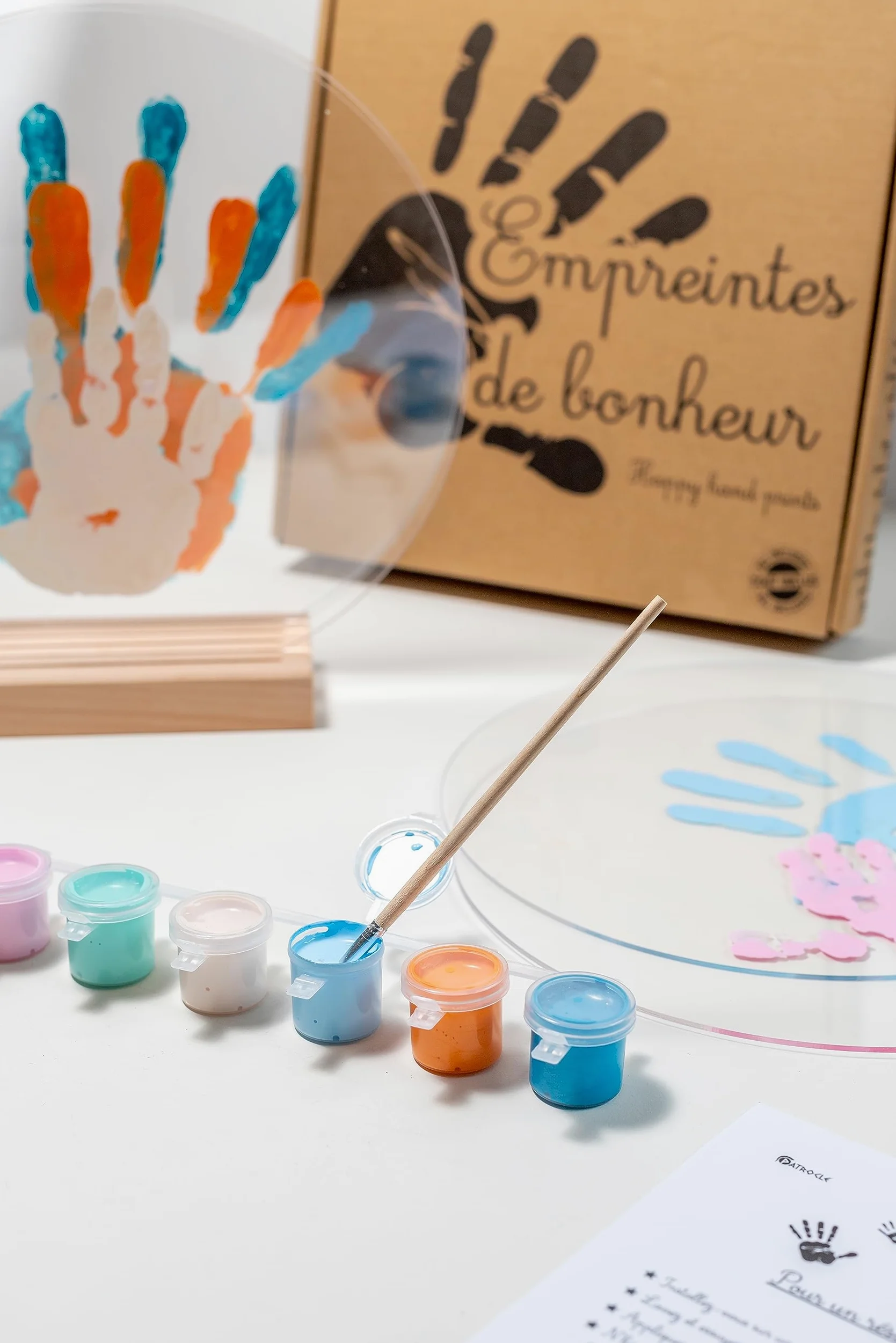 LouYou Kit Famiglia 4 Pastello - Cofanetto Regalo Nascita Bambino o Bambina - Impronta Mani e Piedi - Natale o Compleanno - Plexiglass Personalizzato - Legno Naturale