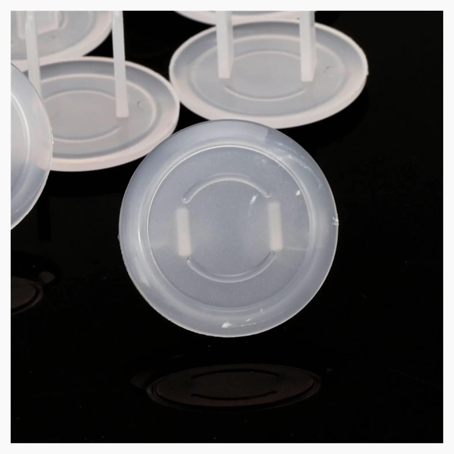 Copriprese di Sicurezza per Bambini in Materiale ABS - Protezione Duratura, Design Anti-Allentamento per Uso Adulto Facile, Adattamento Perfetto a Prese Standard(50pc)