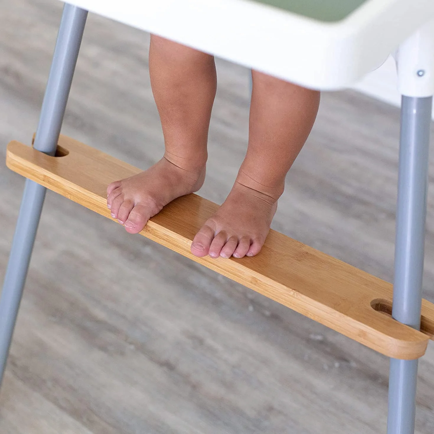 Poggiapiedi per Seggiolone in Legno Naturale Antiscivolo Regolabile - Con Anelli di Gomma, Compatibile Con IKEA Antilop
